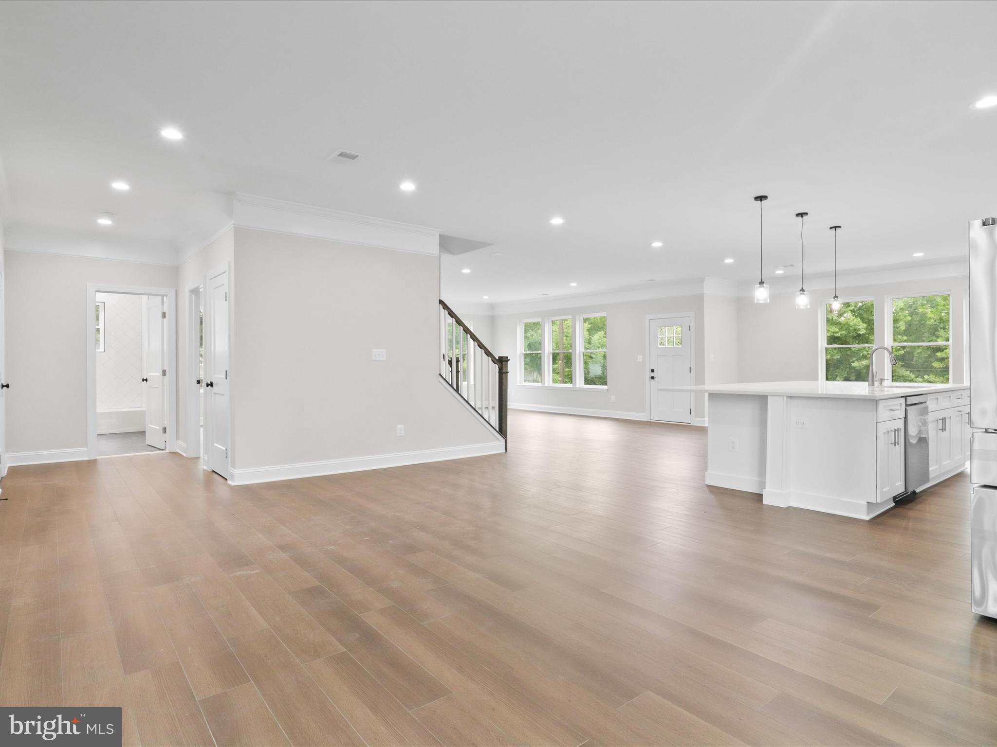 Real estate listing preview #9