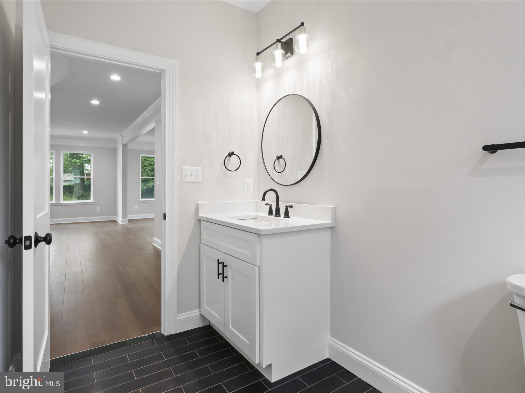 Real estate listing preview #12