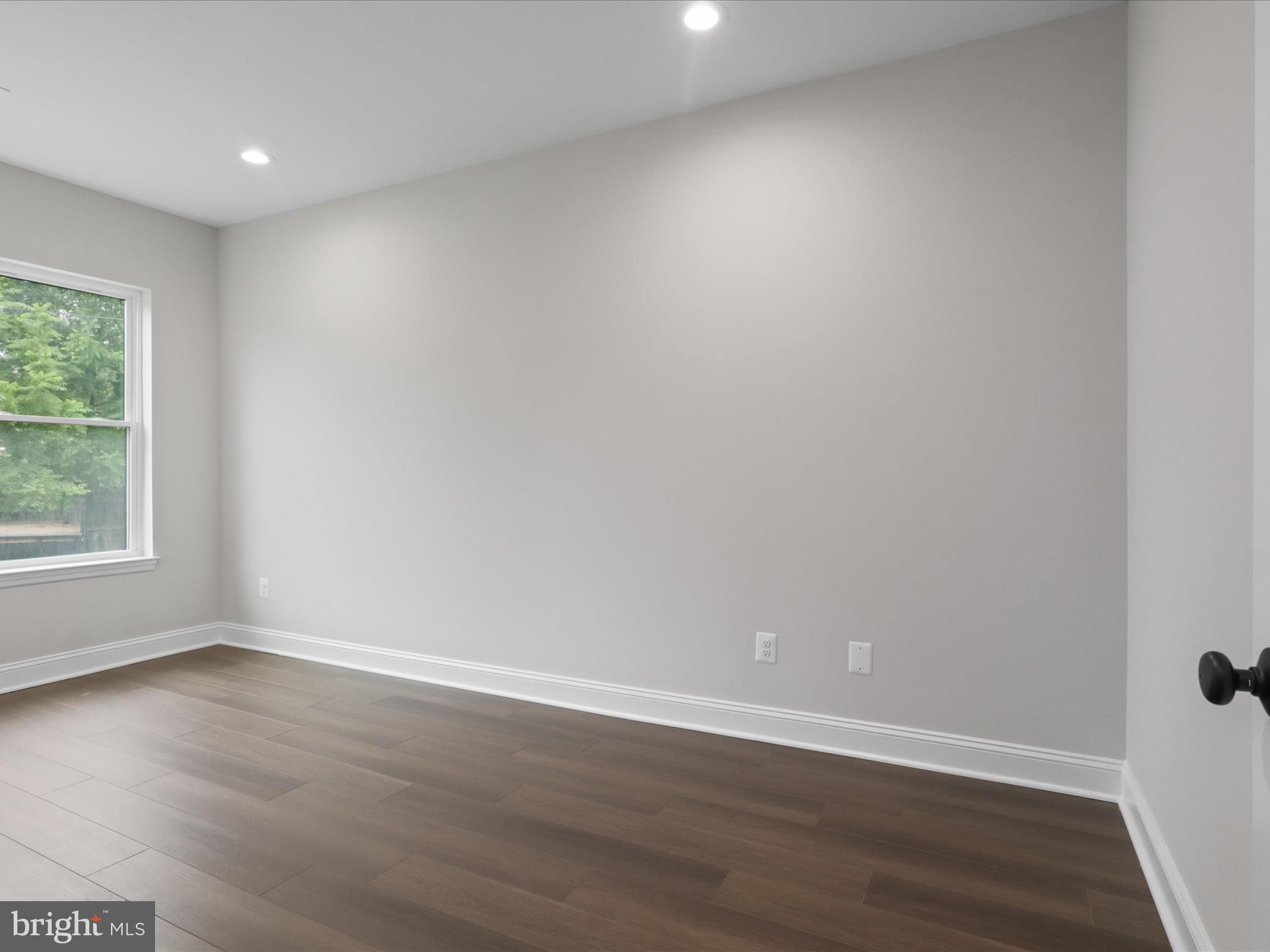 Real estate listing preview #13