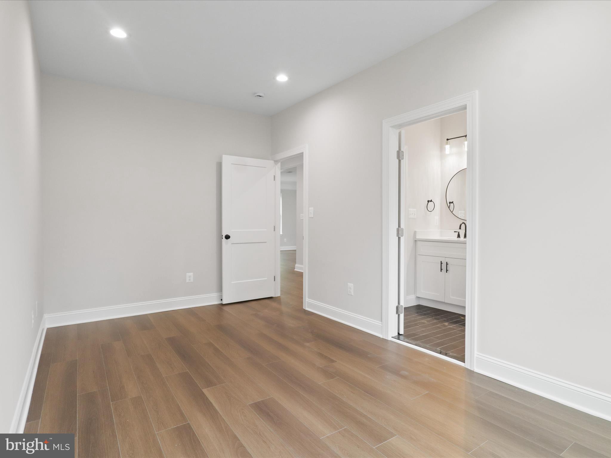 Real estate listing preview #15