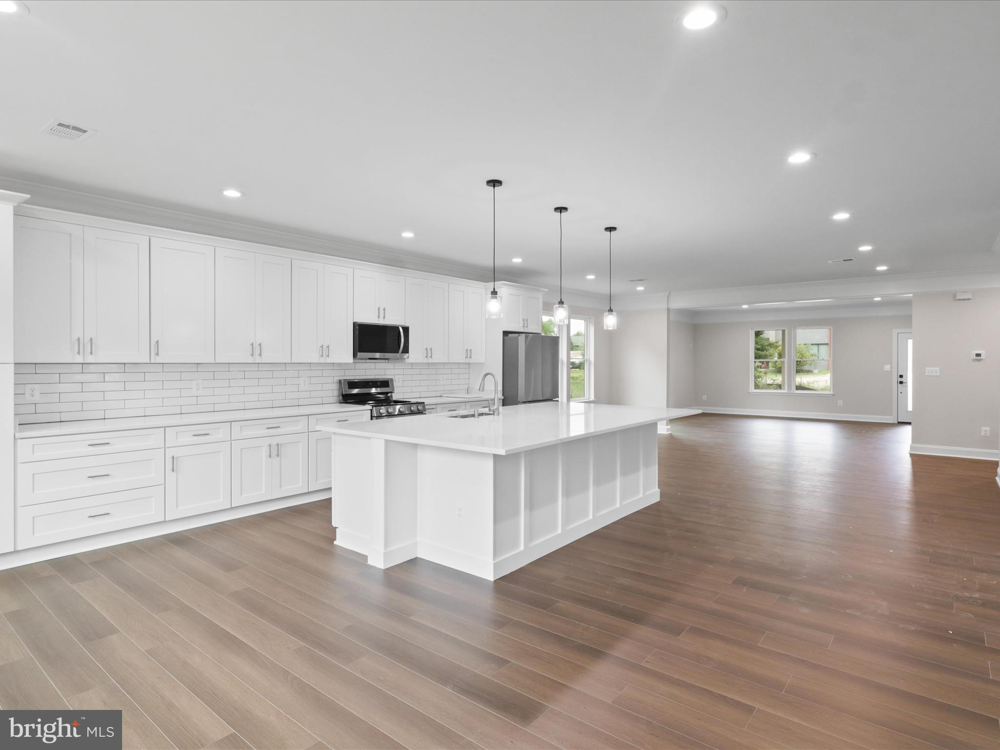 Real estate listing preview #18