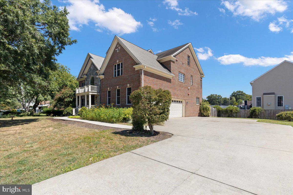 Real estate listing preview #12