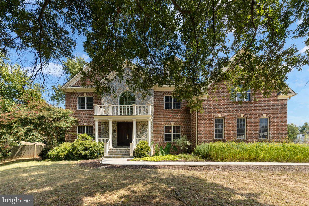 Real estate listing preview #11