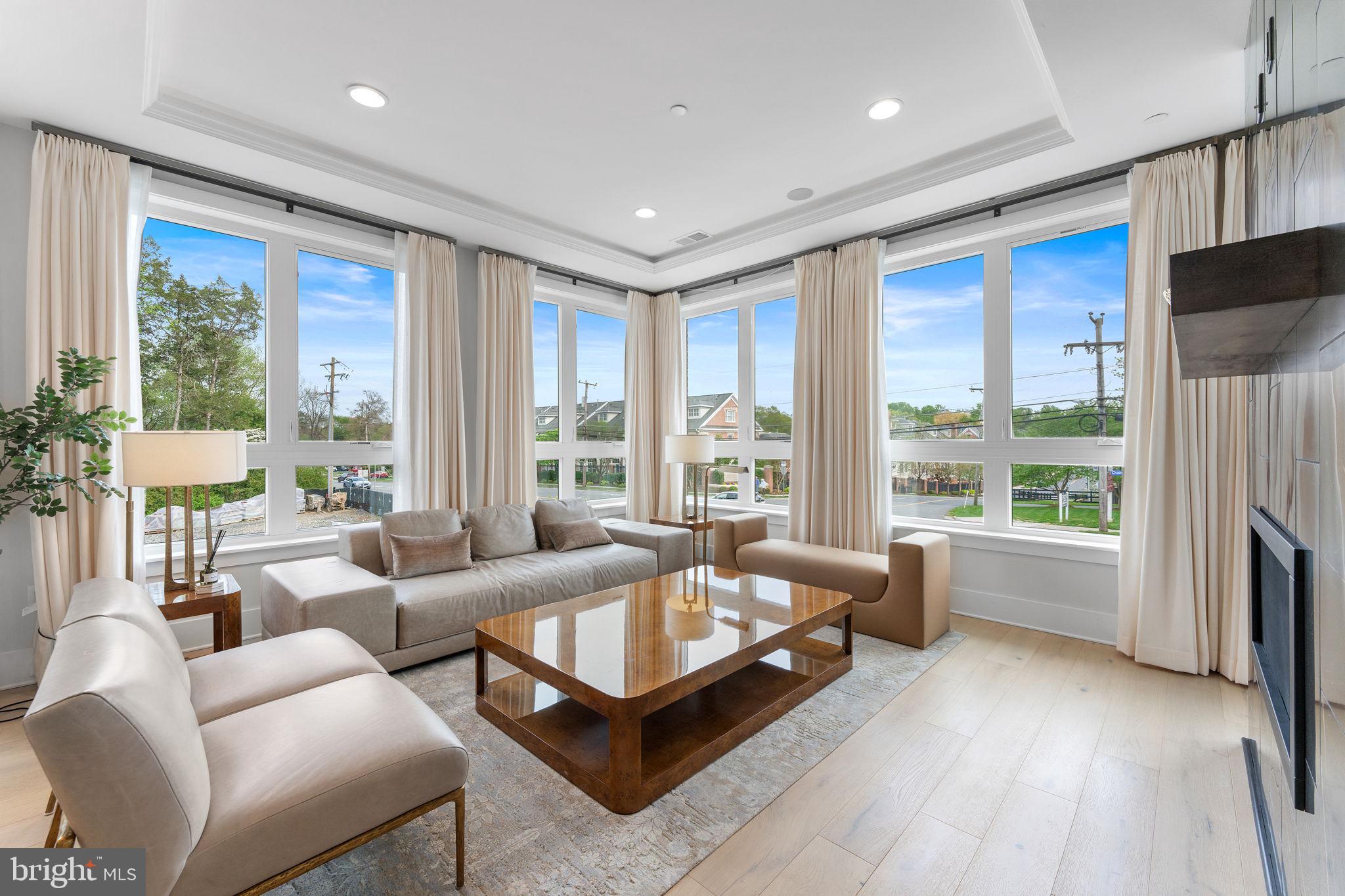 Real estate listing preview #11