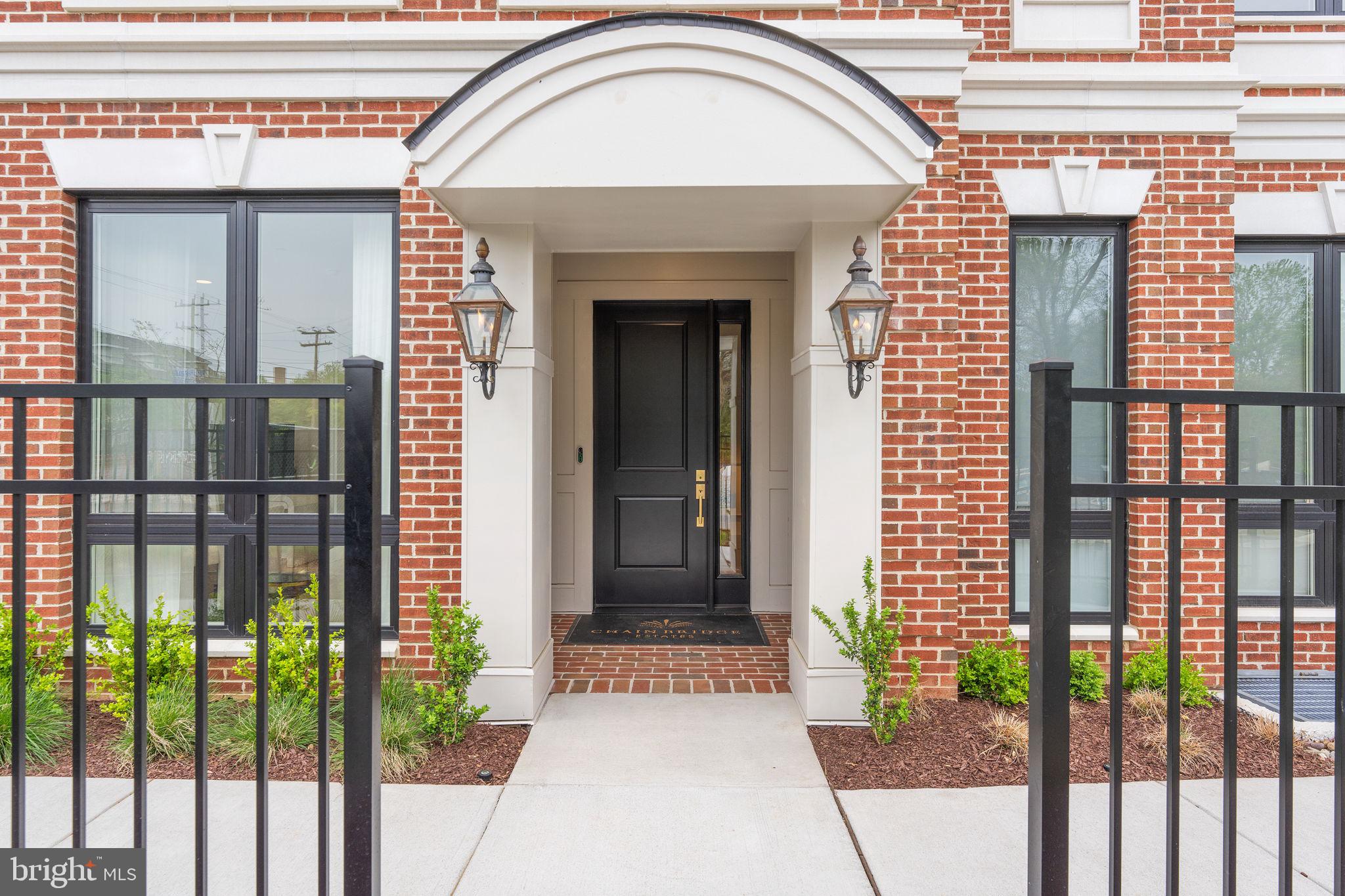 Real estate listing preview #4