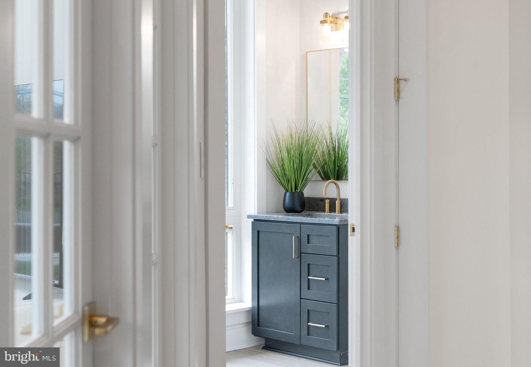 Real estate listing preview #8