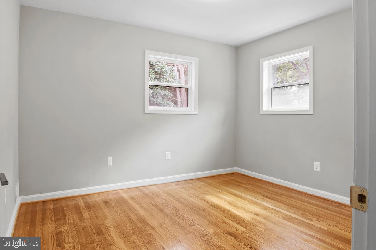 Real estate listing preview #24