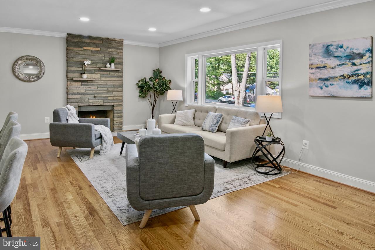 Real estate listing preview #6