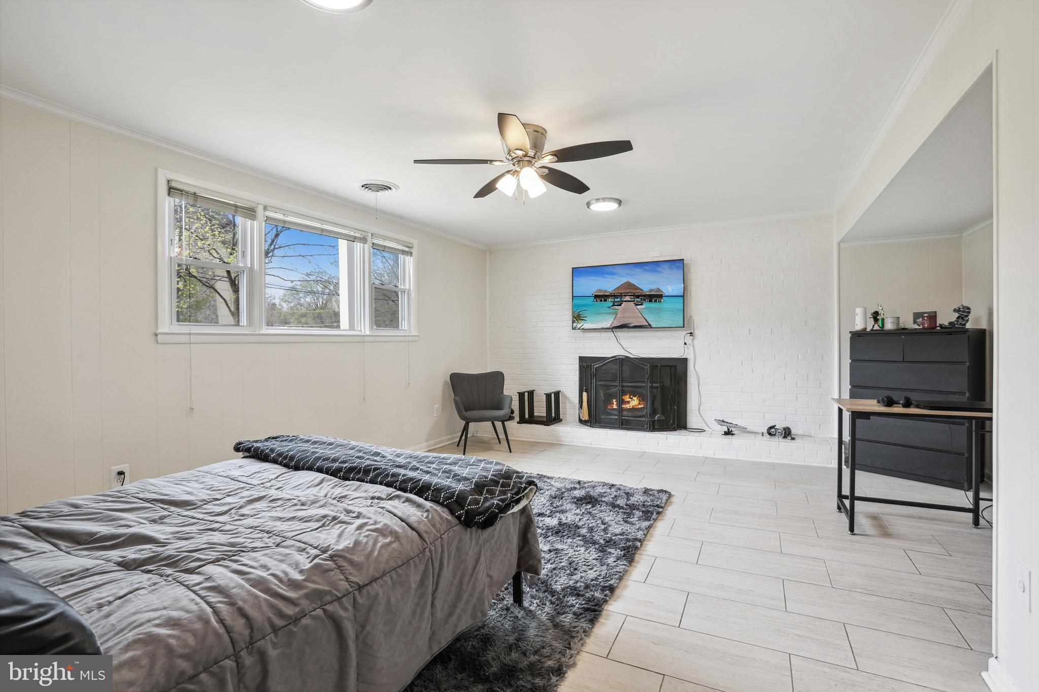 Real estate listing preview #24