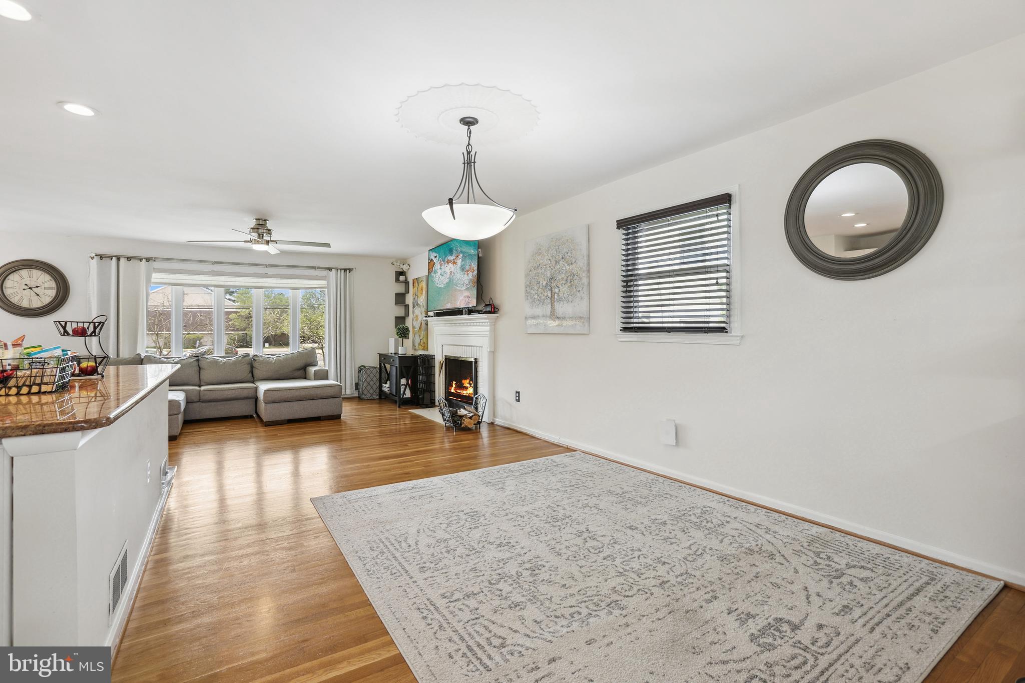 Real estate listing preview #8