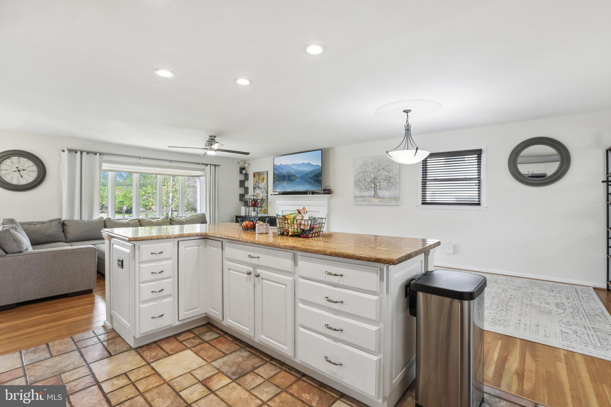 Real estate listing preview #10