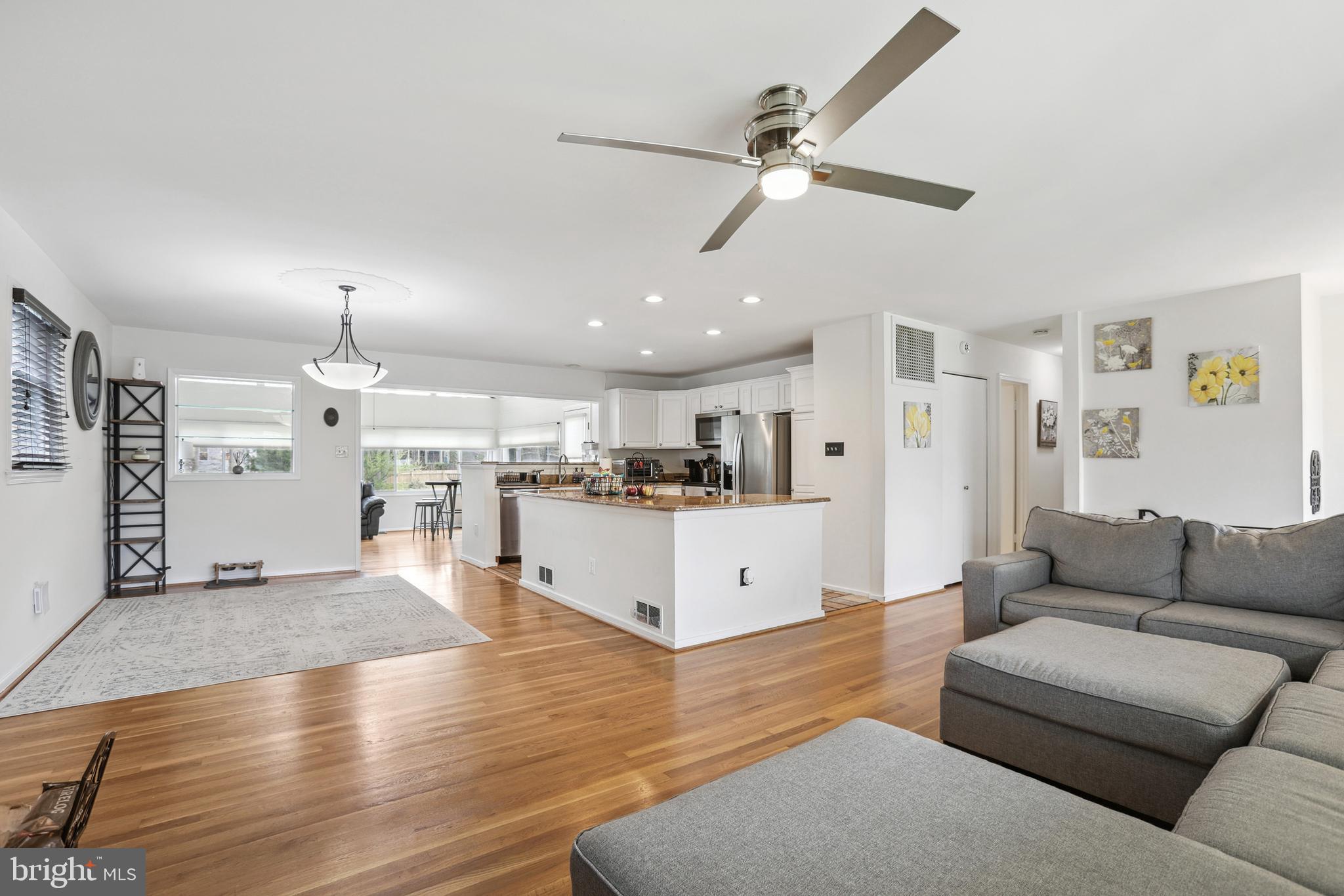 Real estate listing preview #6