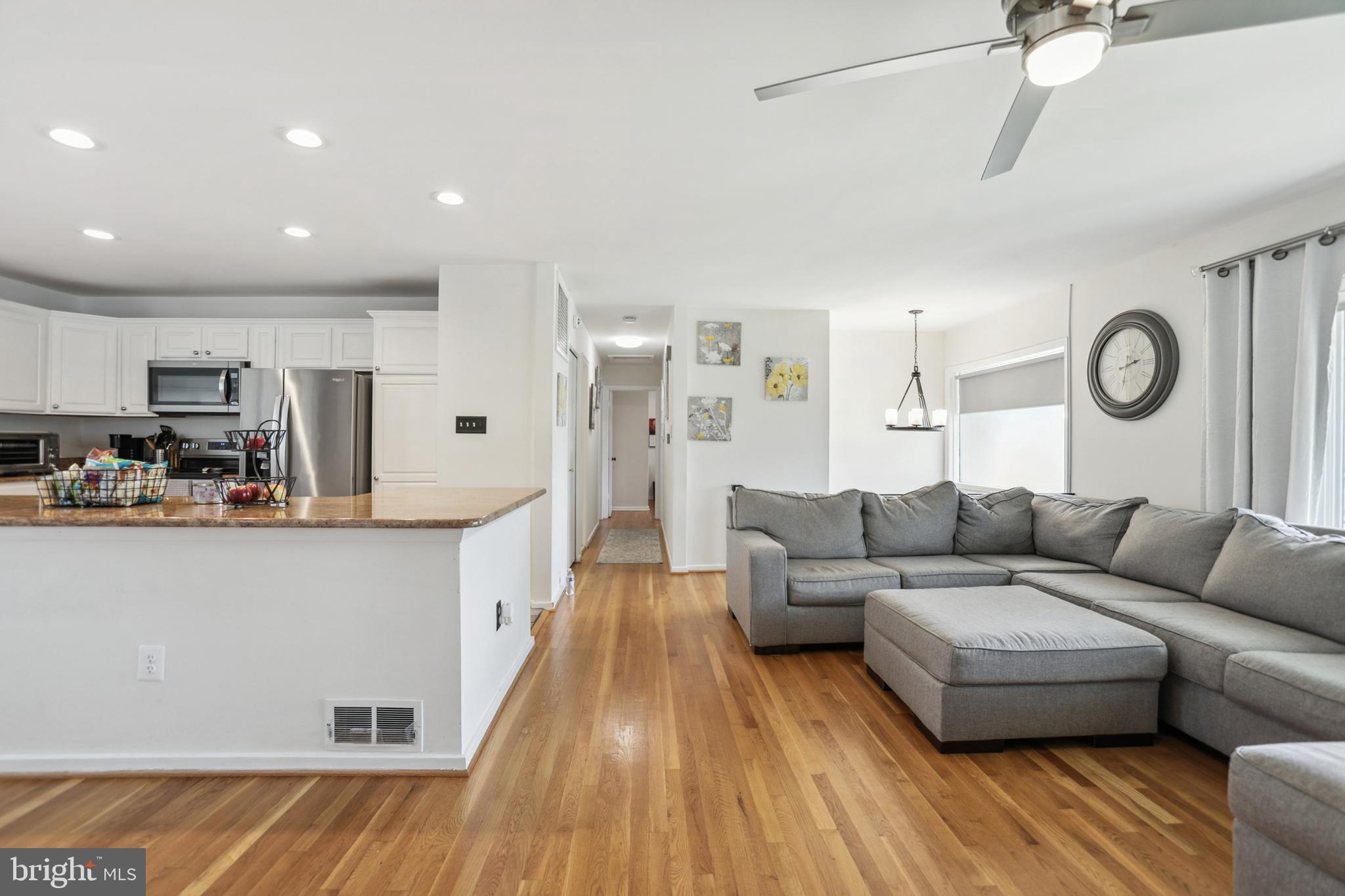 Real estate listing preview #14