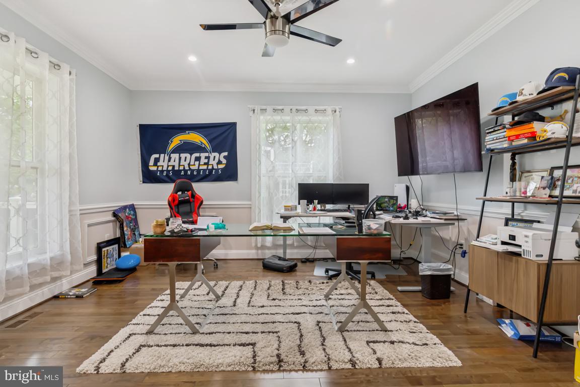 Real estate listing preview #12