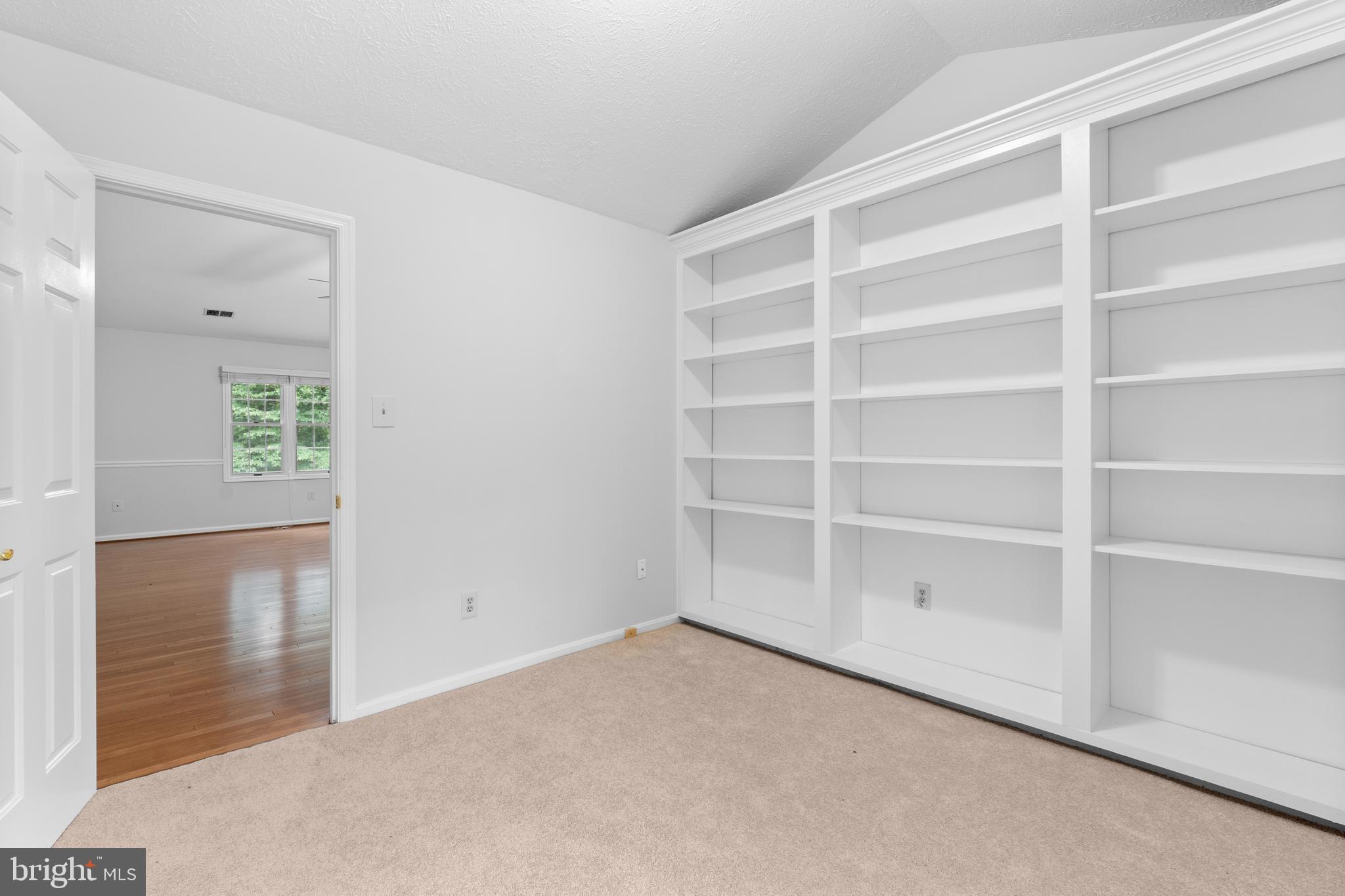 Real estate listing preview #36