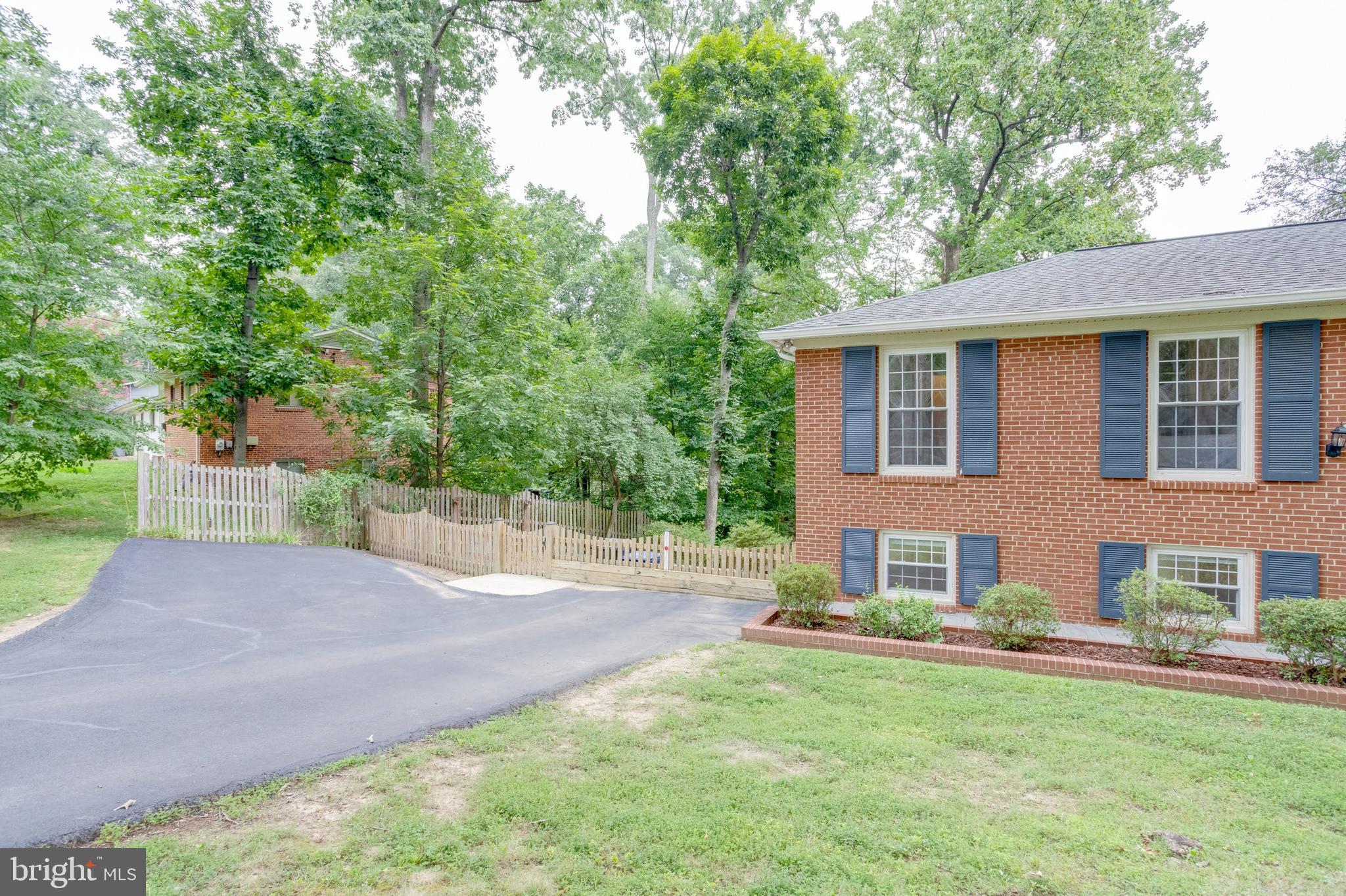 Real estate listing preview #12