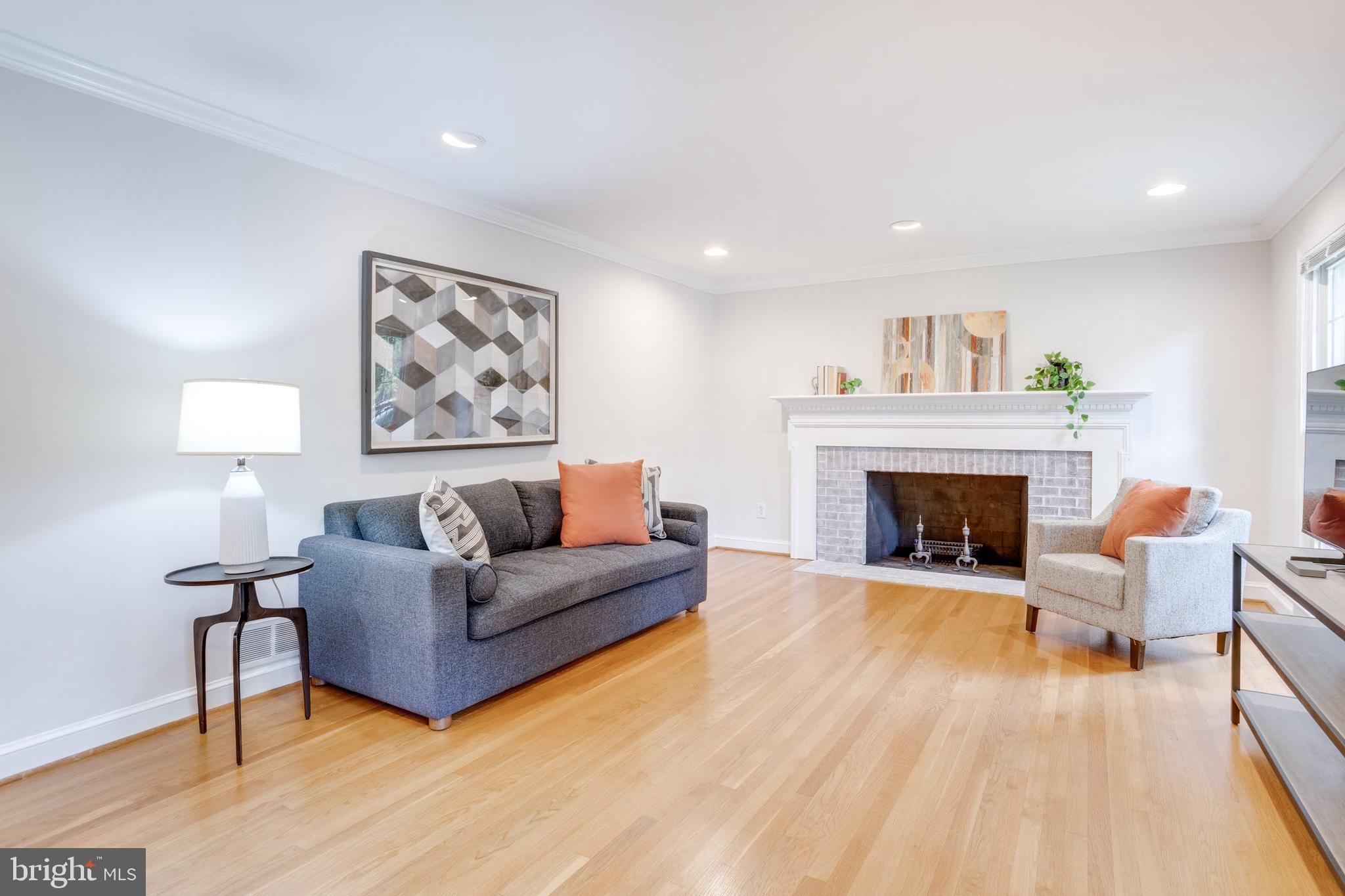 Real estate listing preview #4