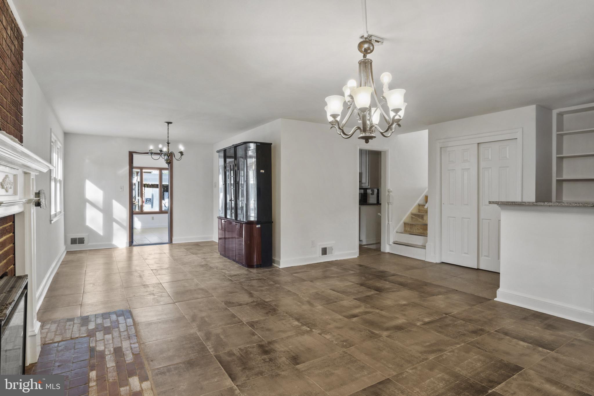 Real estate listing preview #2