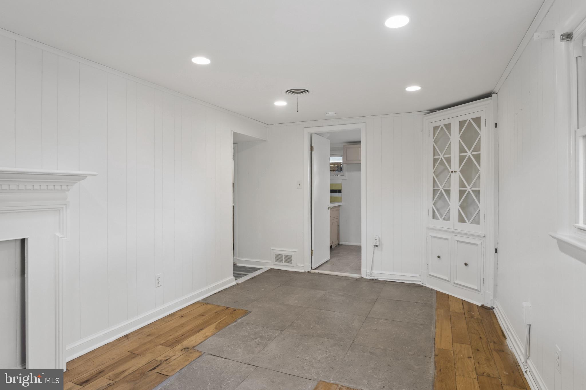 Real estate listing preview #16