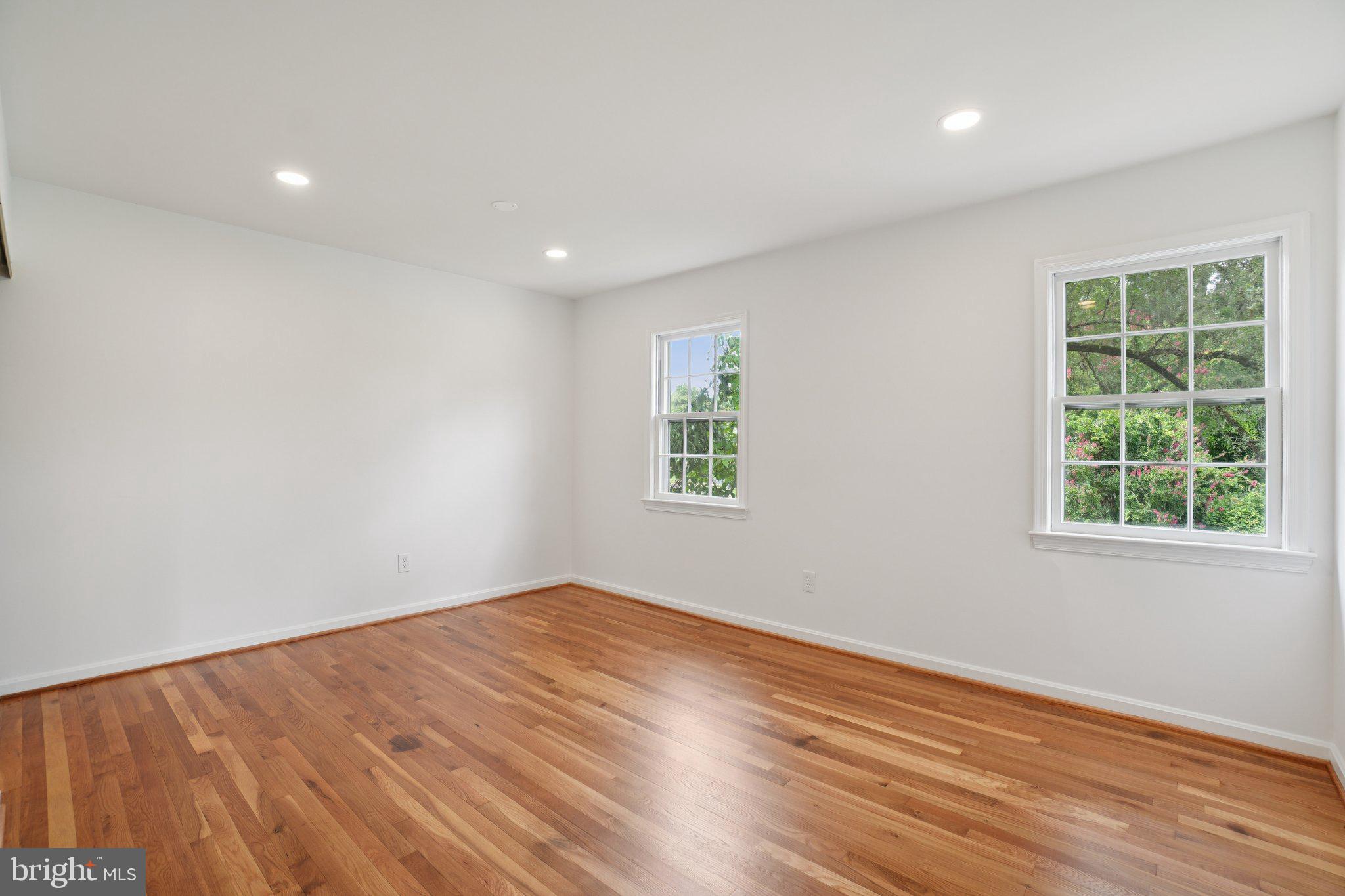 Real estate listing preview #25