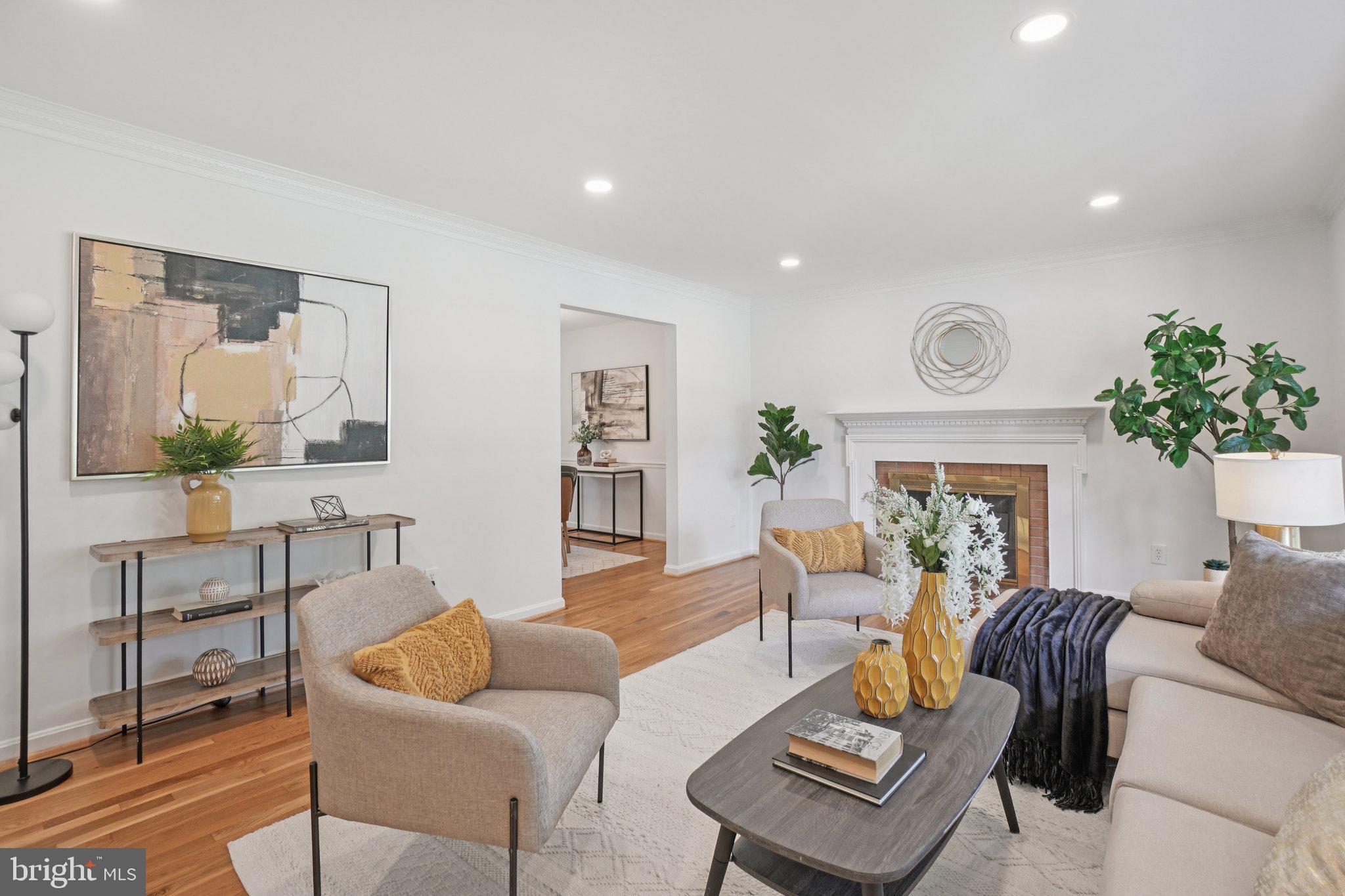 Real estate listing preview #8