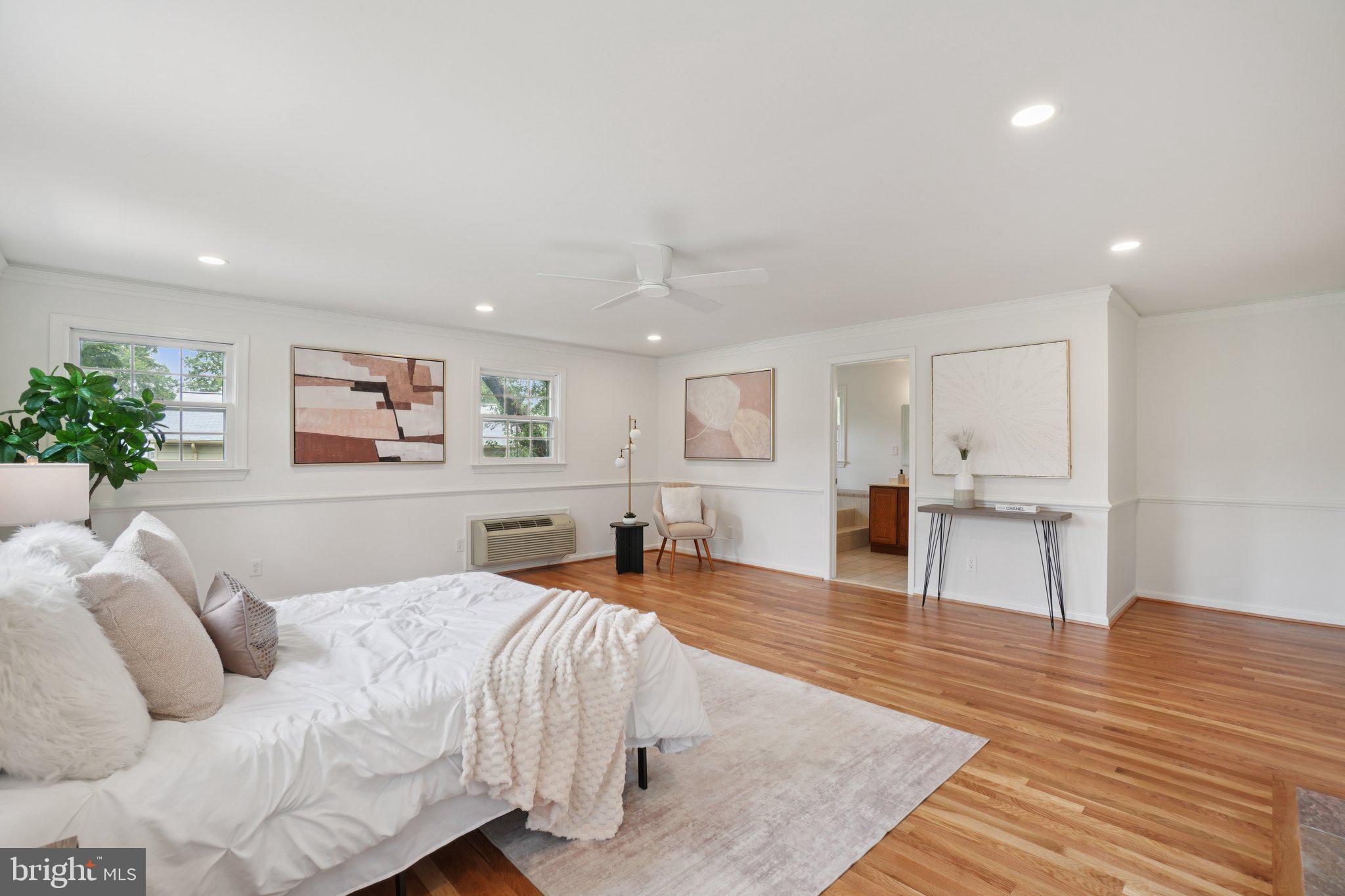 Real estate listing preview #14