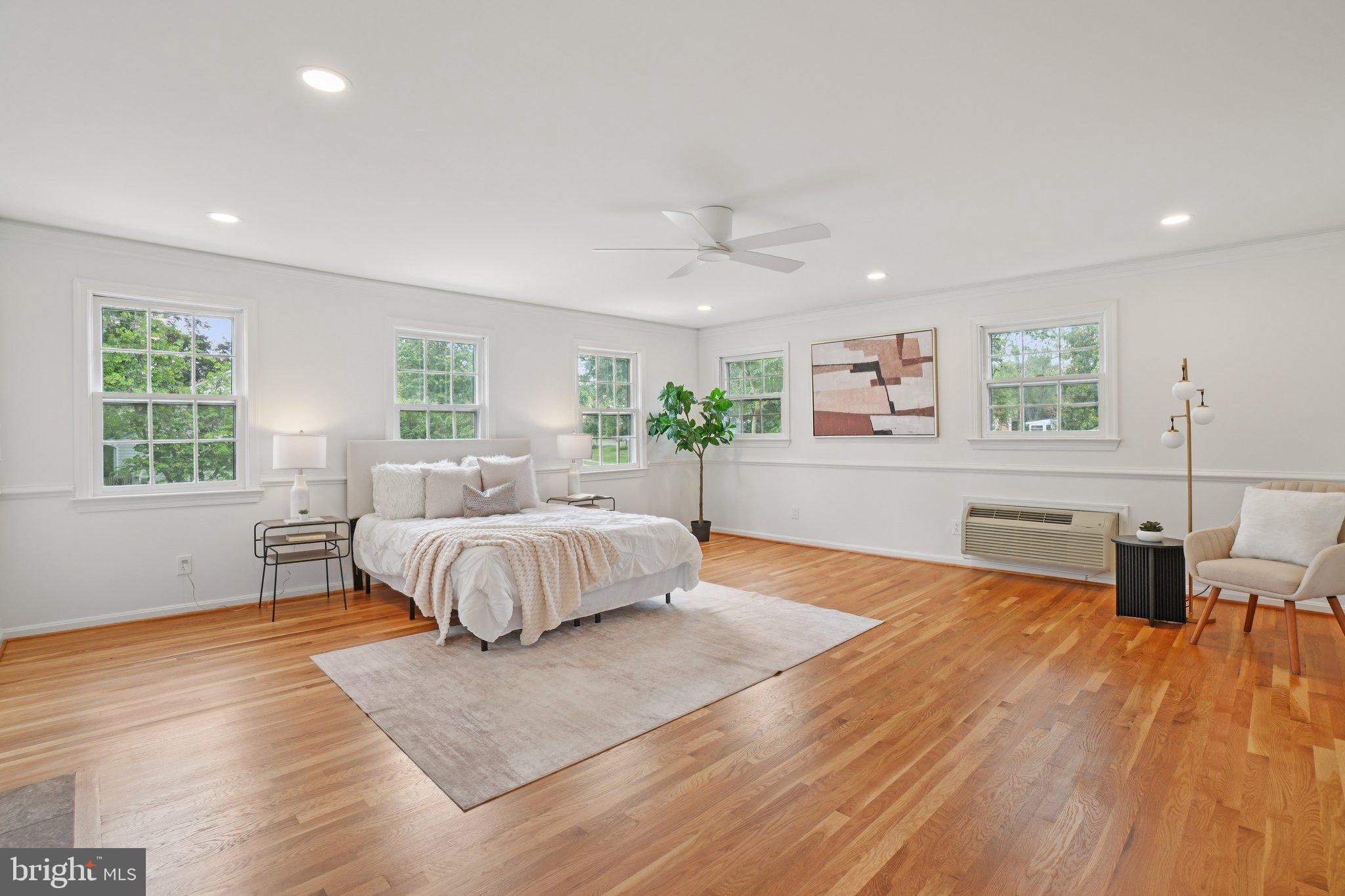 Real estate listing preview #16