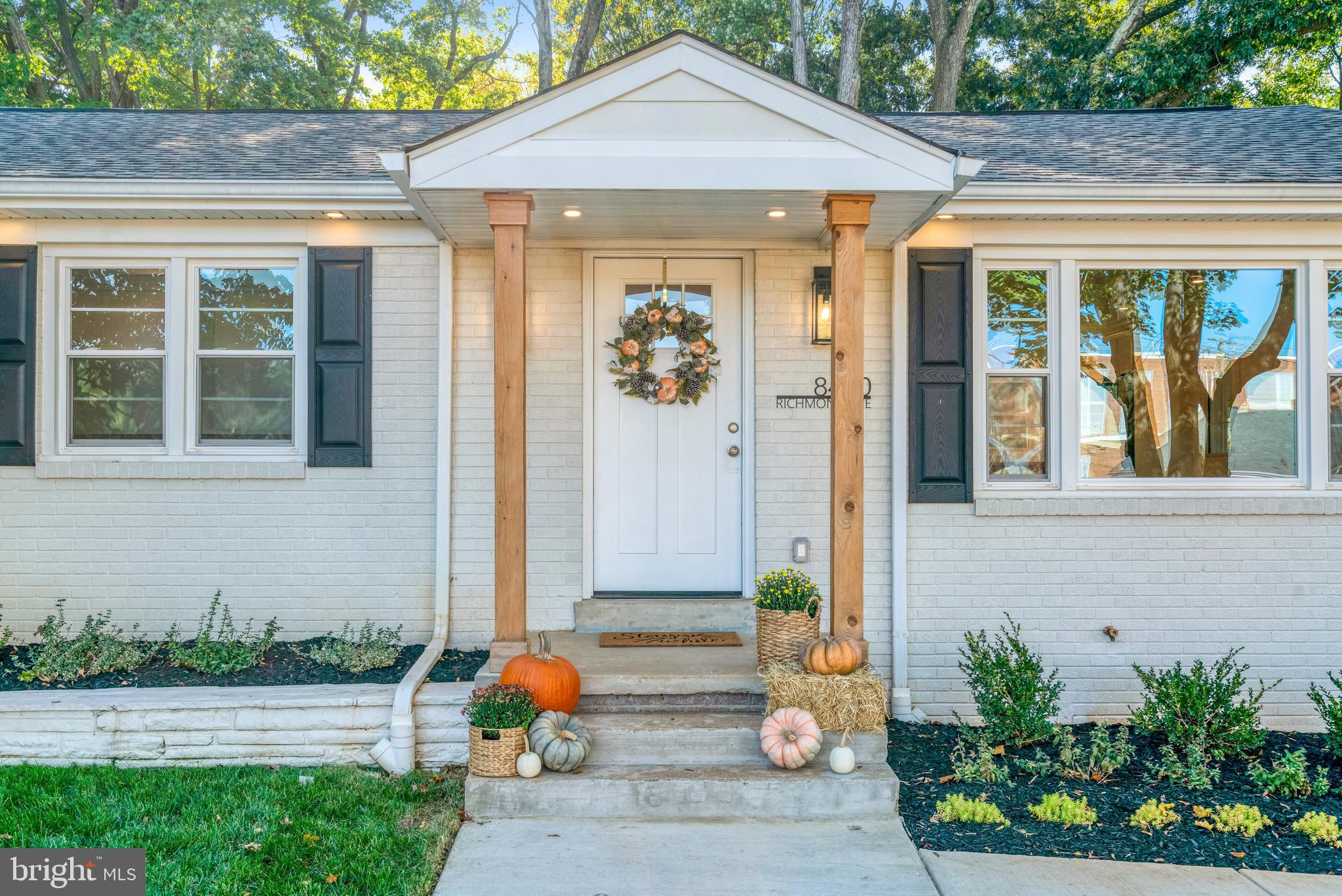 Real estate listing preview #2