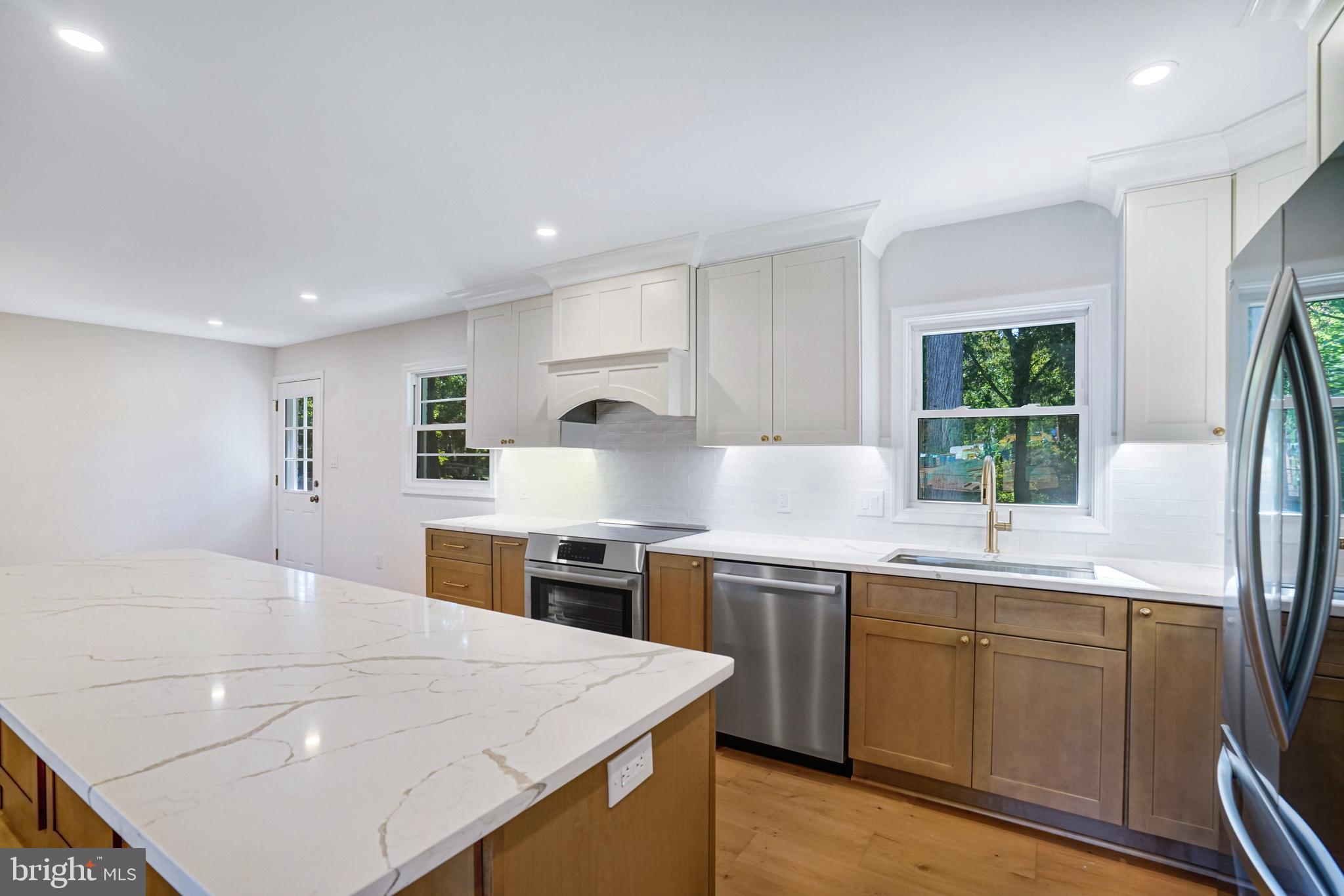 Real estate listing preview #7