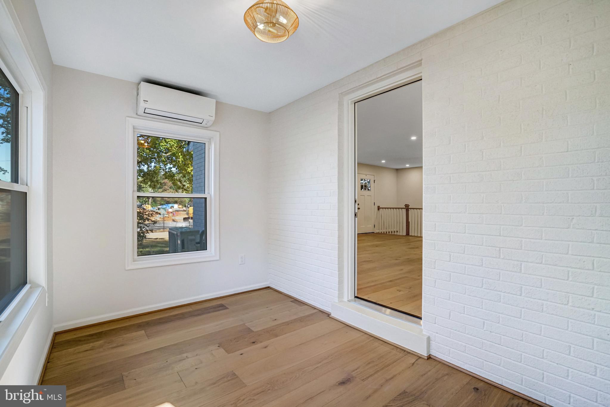 Real estate listing preview #11