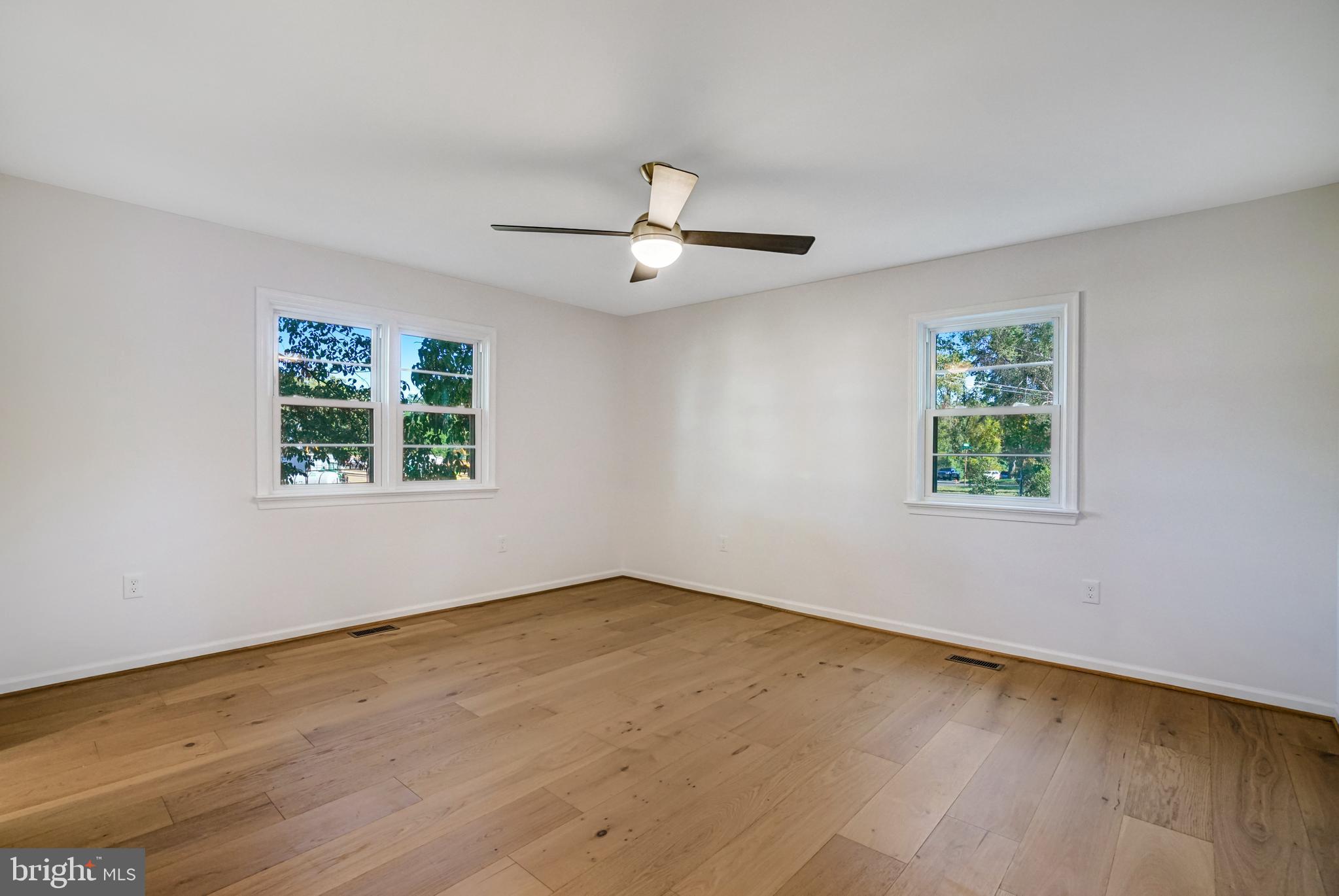 Real estate listing preview #16