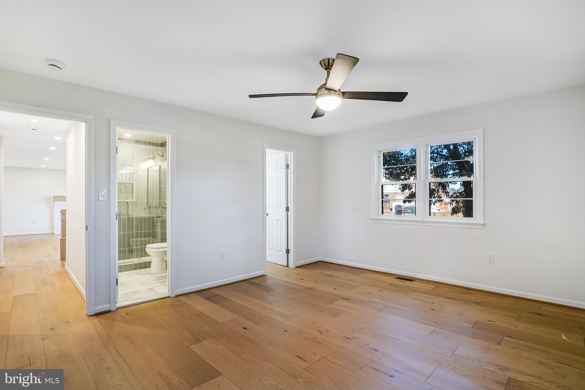 Real estate listing preview #14