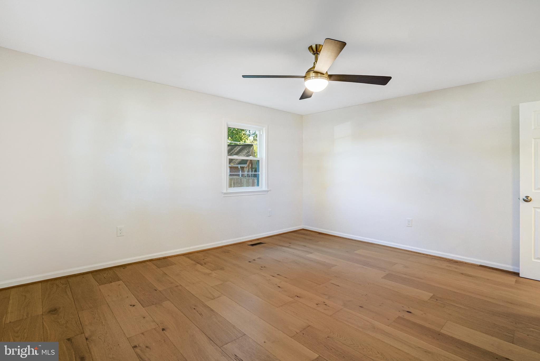 Real estate listing preview #17