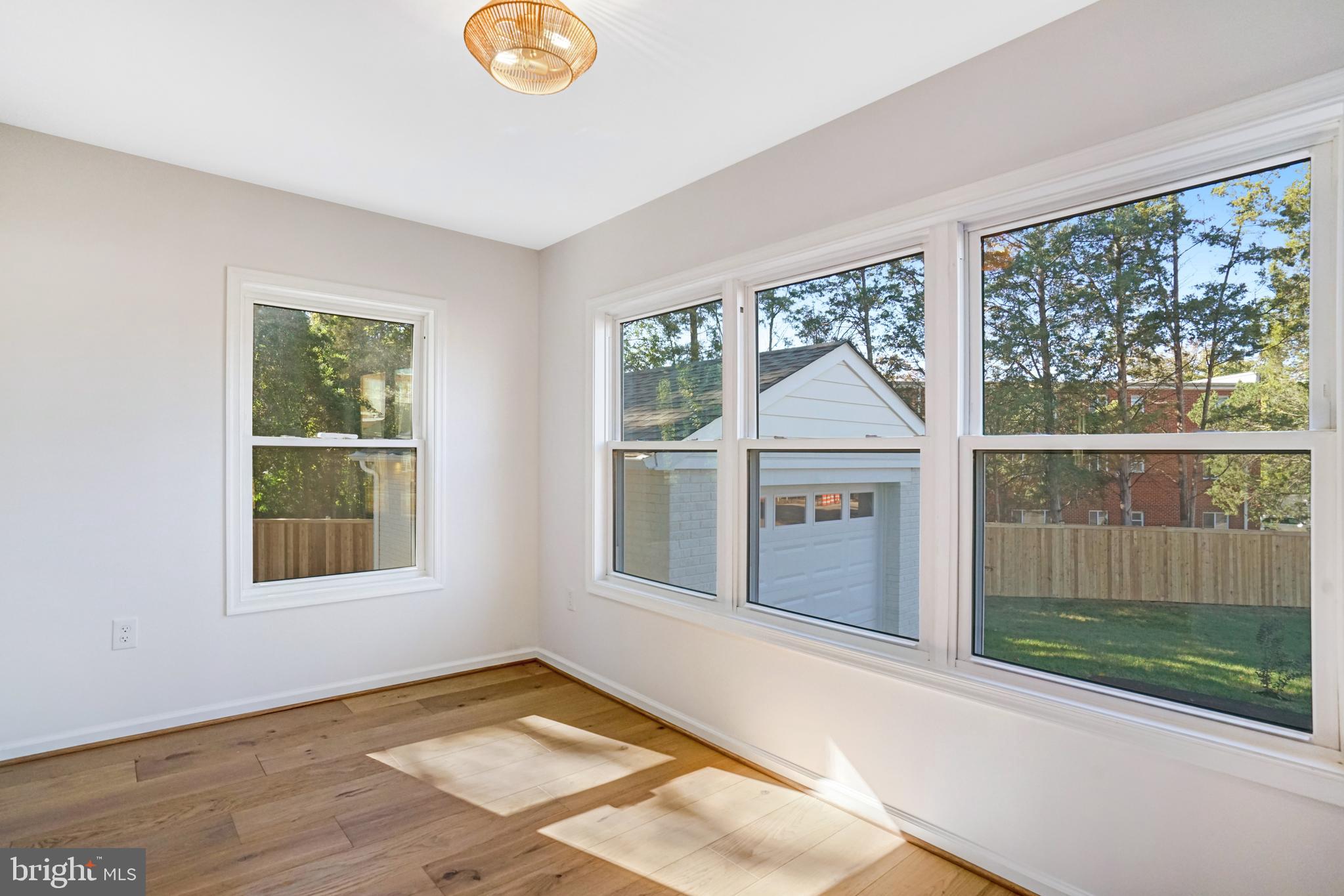 Real estate listing preview #12