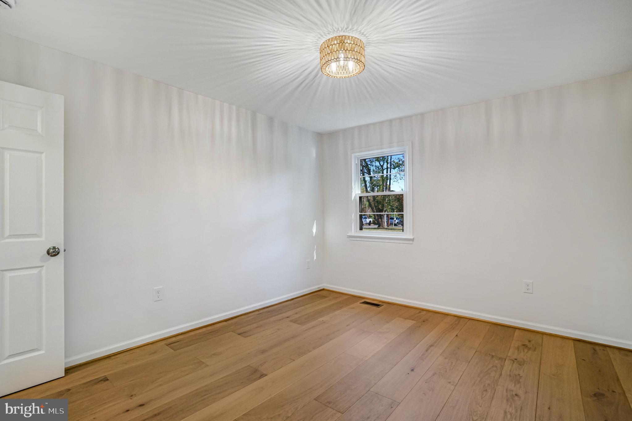 Real estate listing preview #22