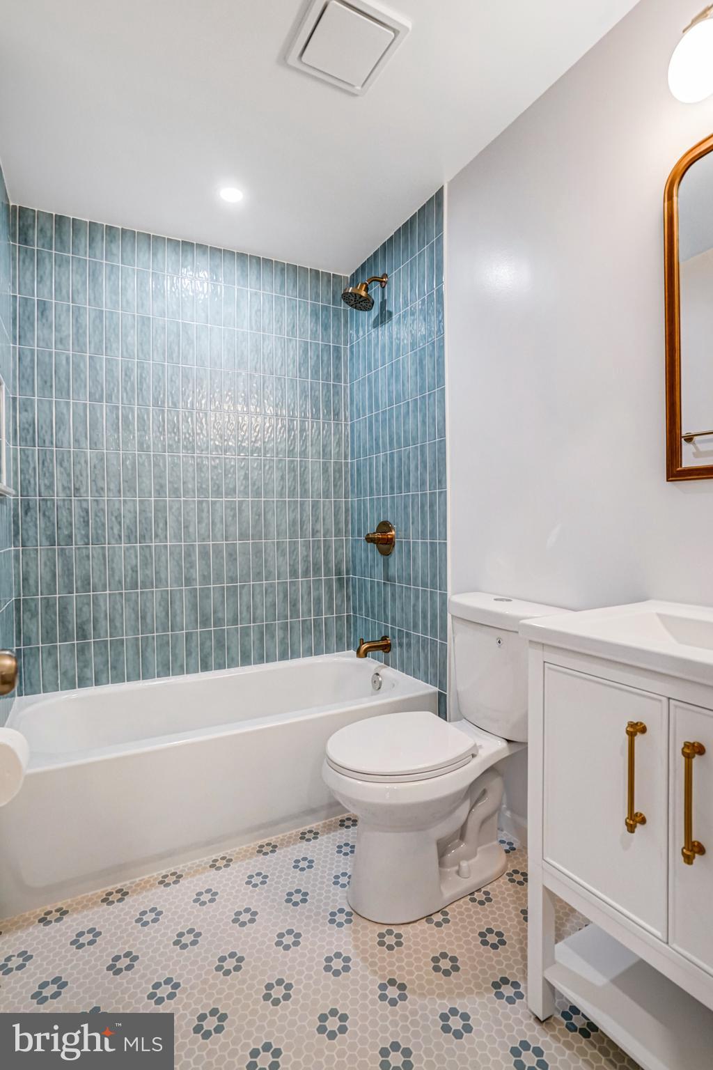 Real estate listing preview #24