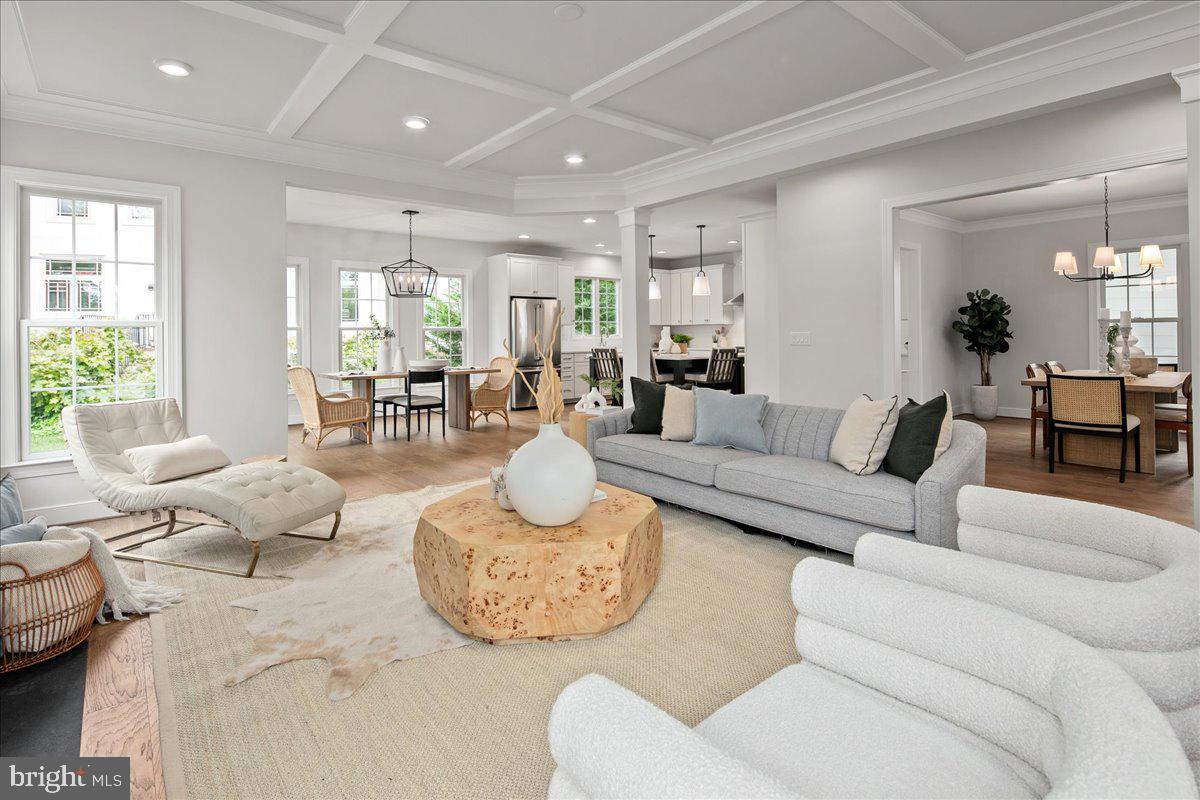 Real estate listing preview #12