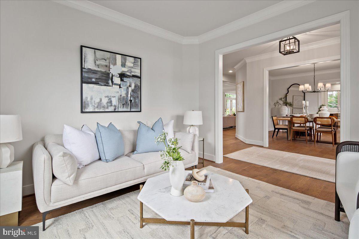 Real estate listing preview #5