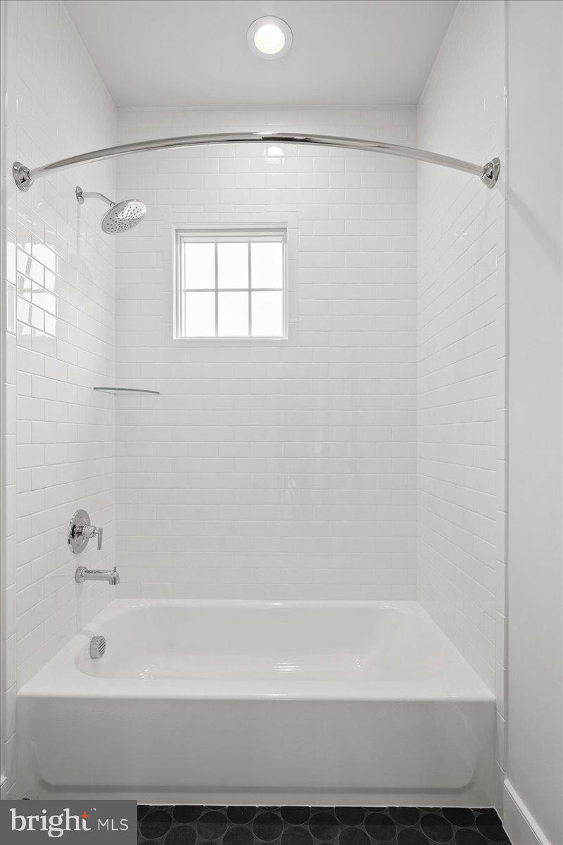 Real estate listing preview #42