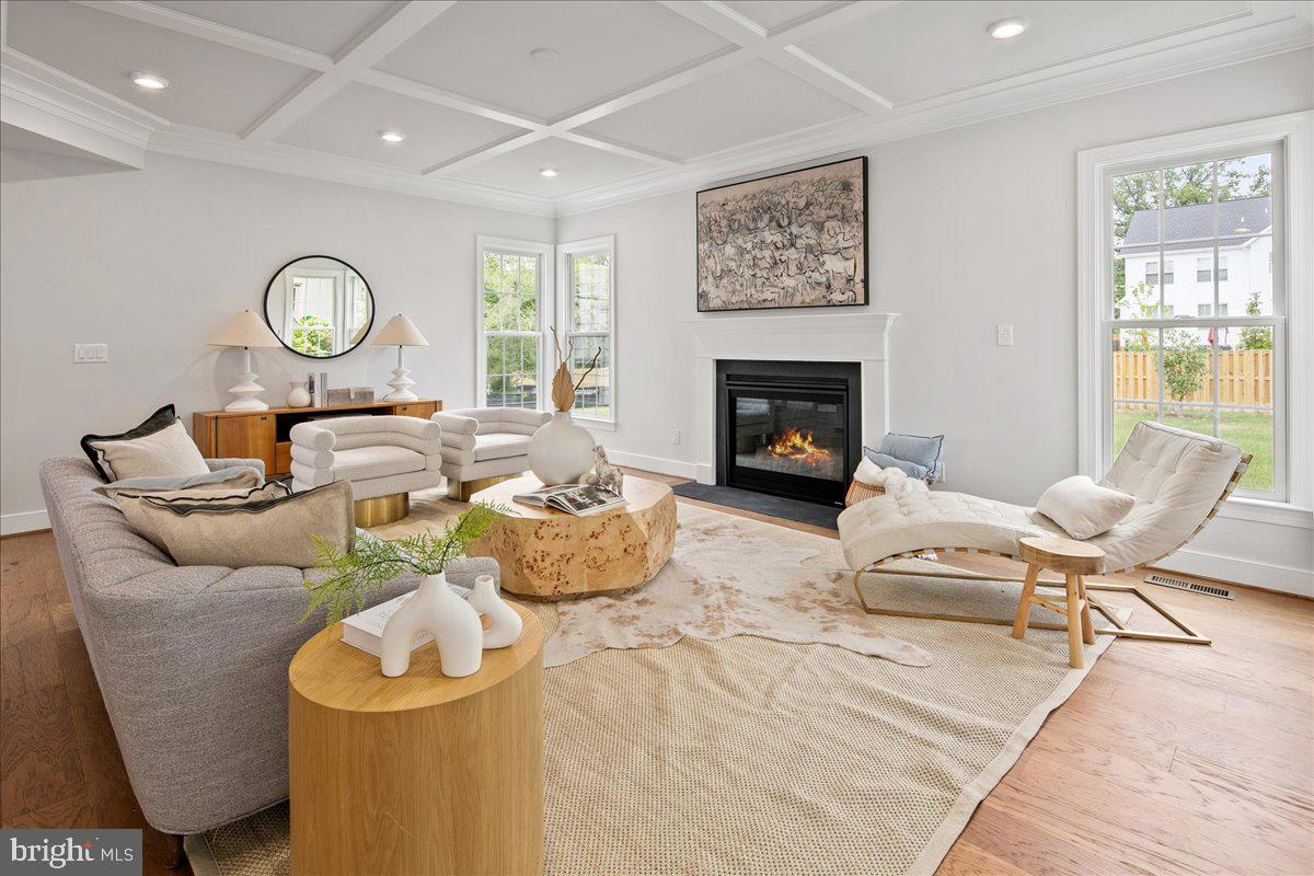 Real estate listing preview #14