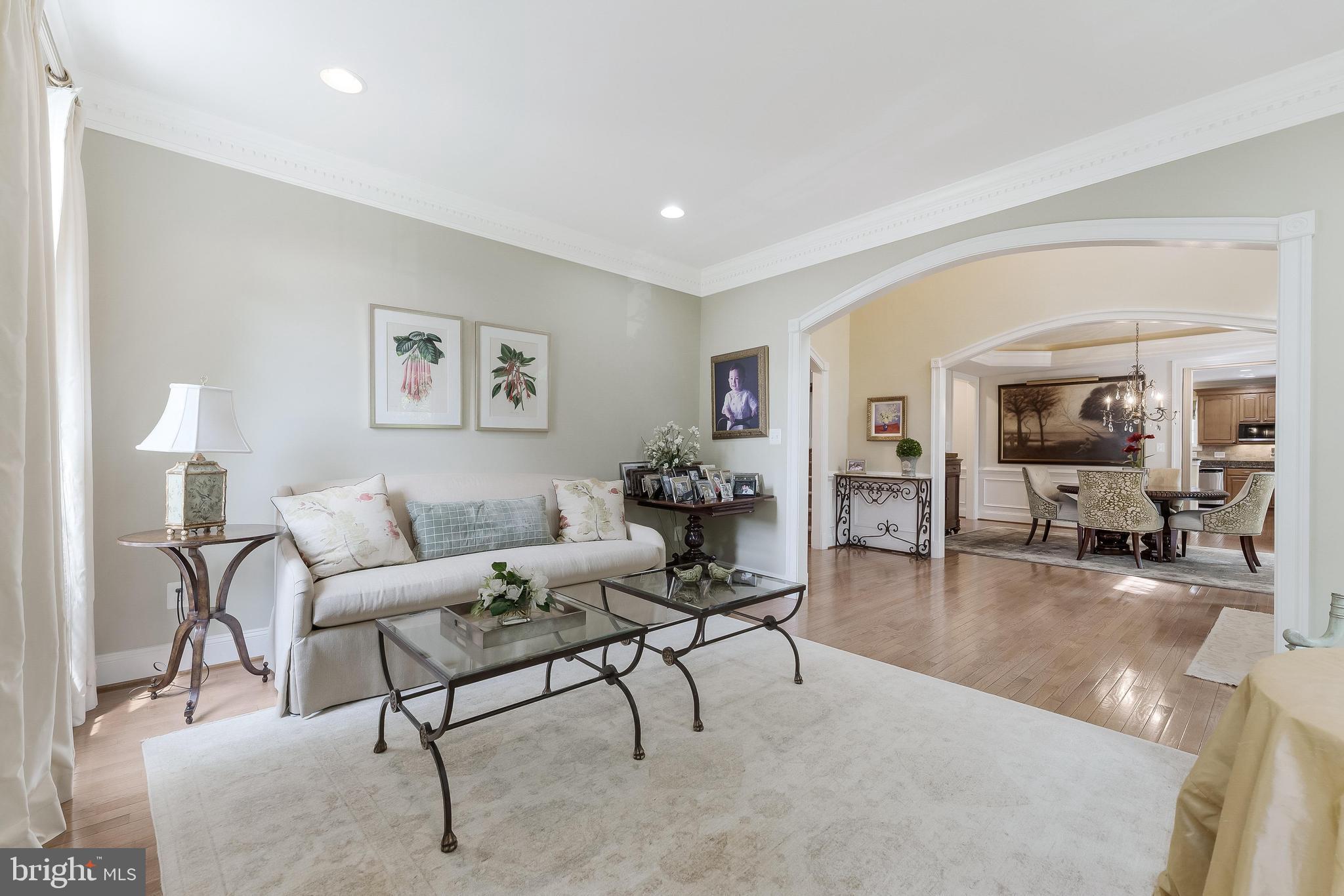 Real estate listing preview #8