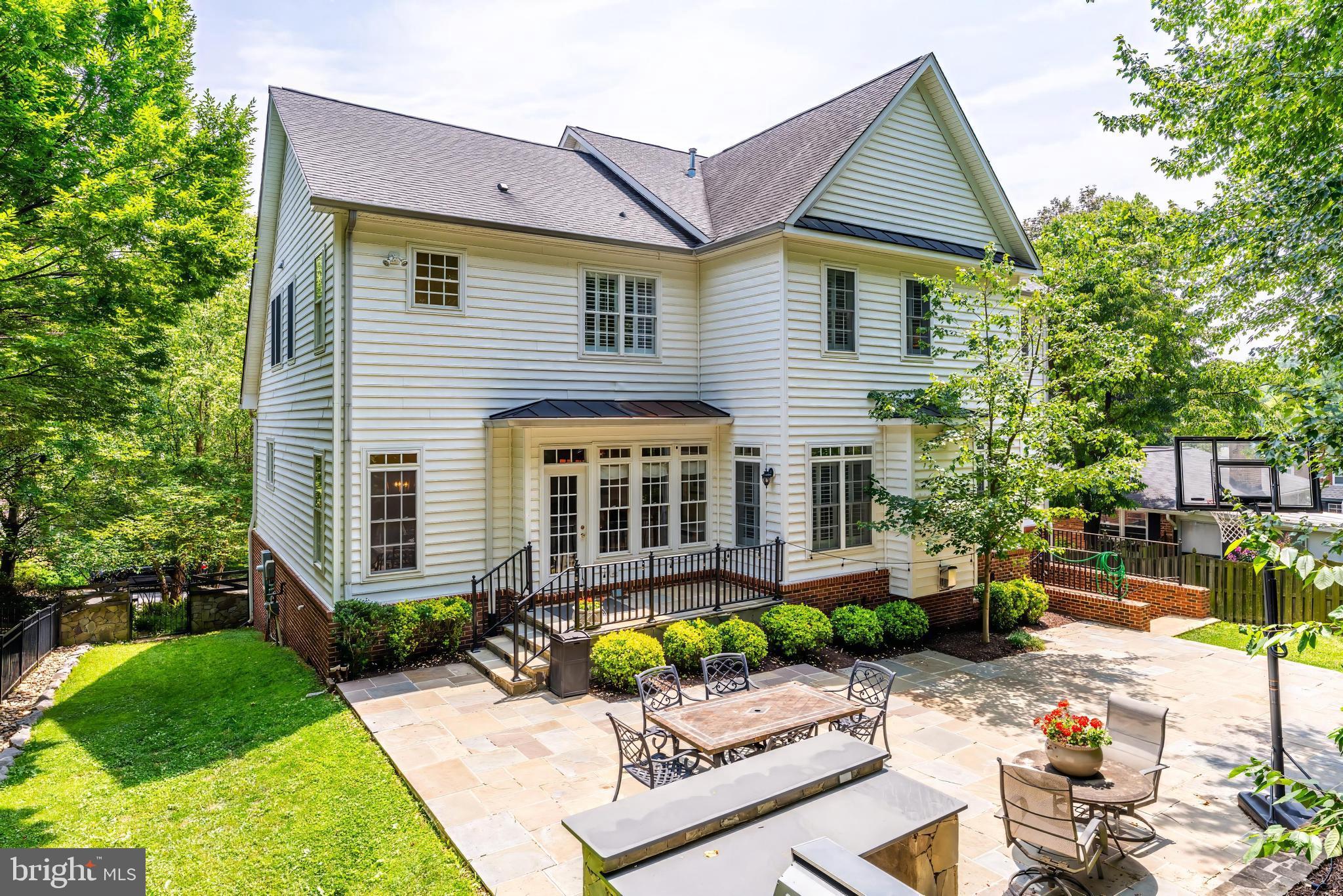 Real estate listing preview #1