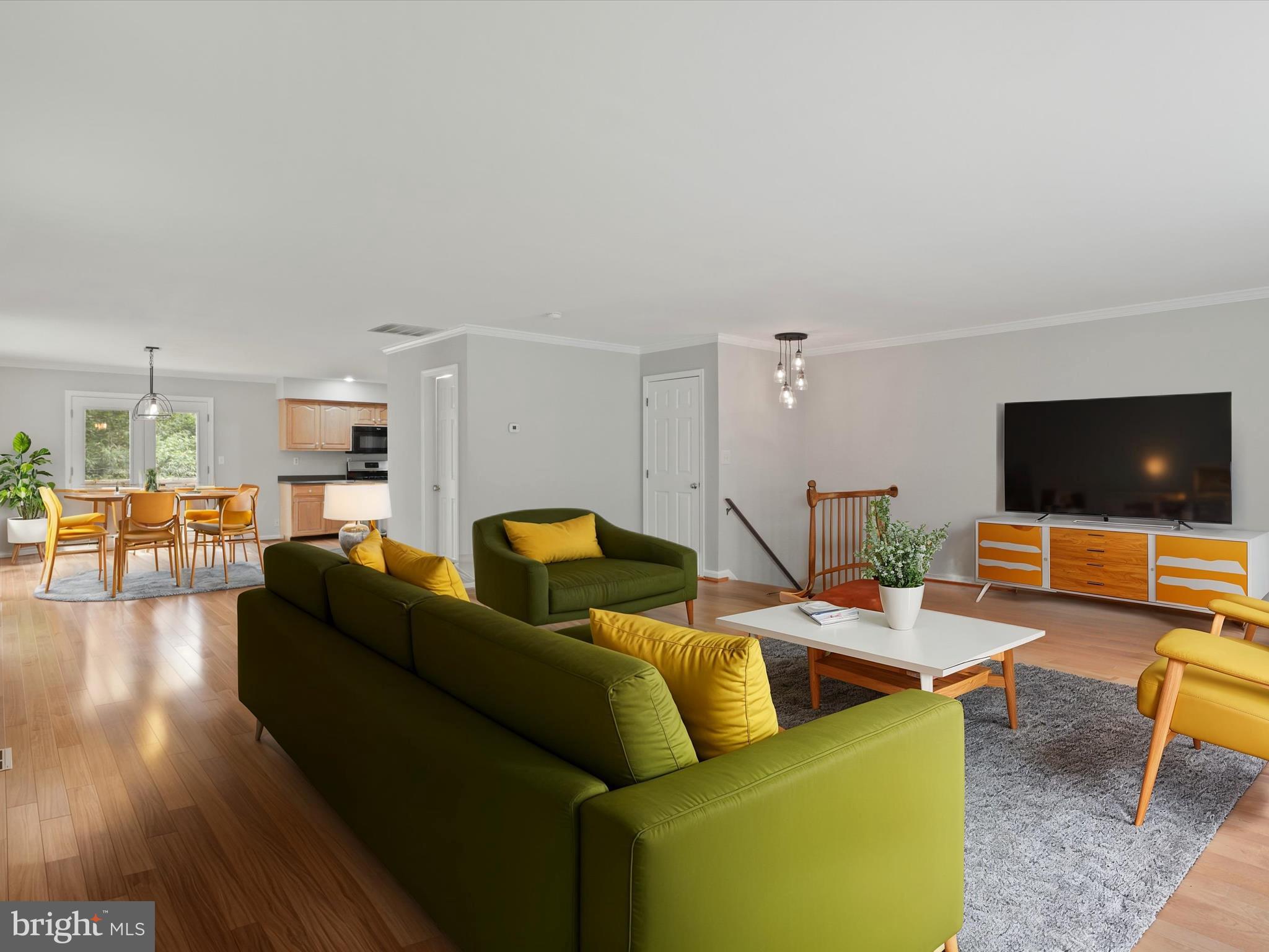 Real estate listing preview #6