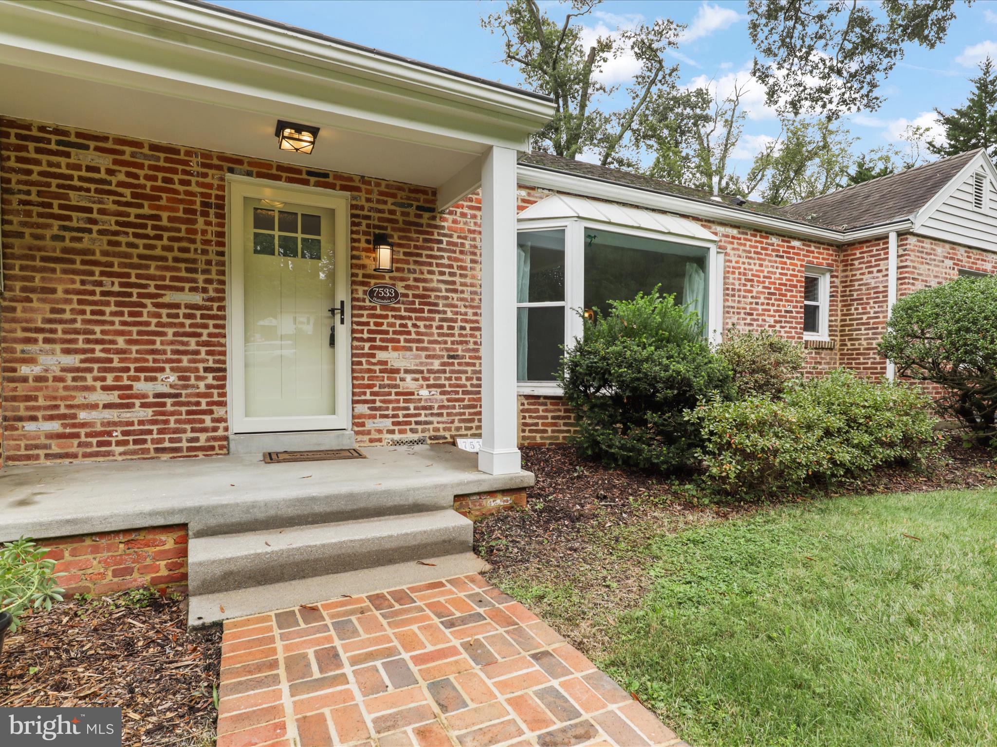 Real estate listing preview #8