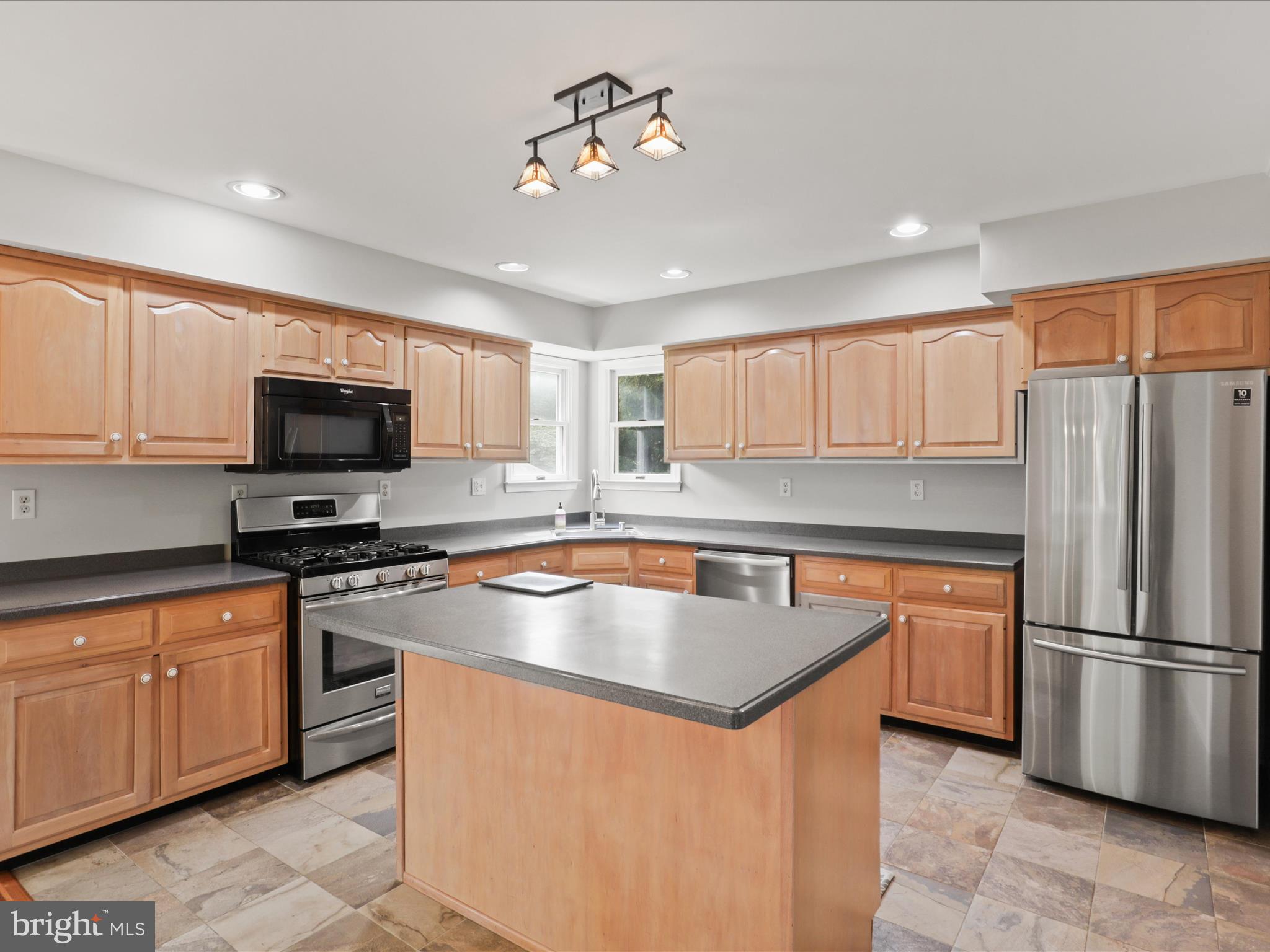 Real estate listing preview #11