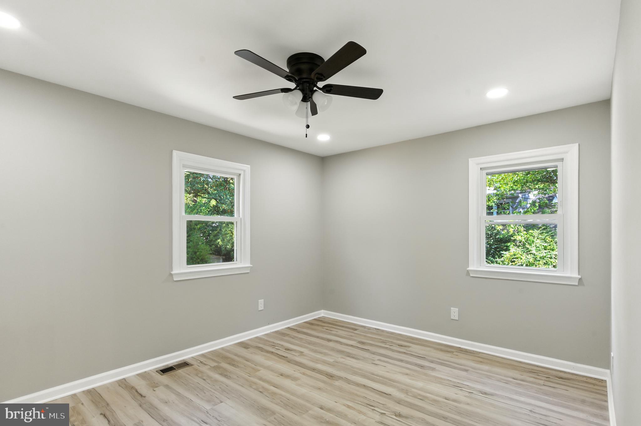 Real estate listing preview #13