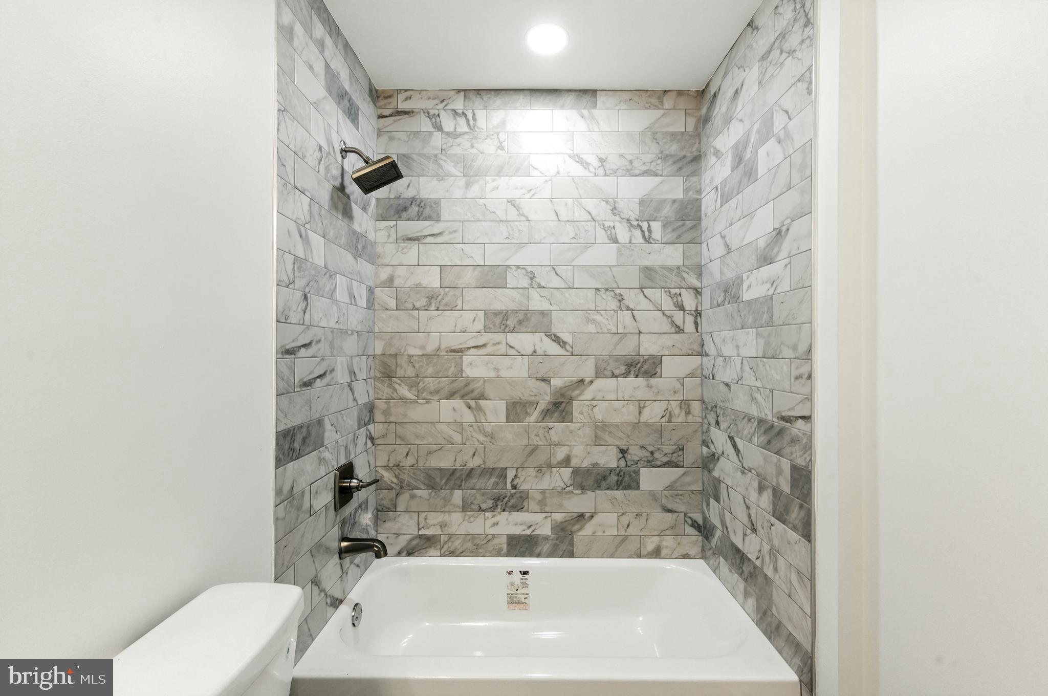 Real estate listing preview #16