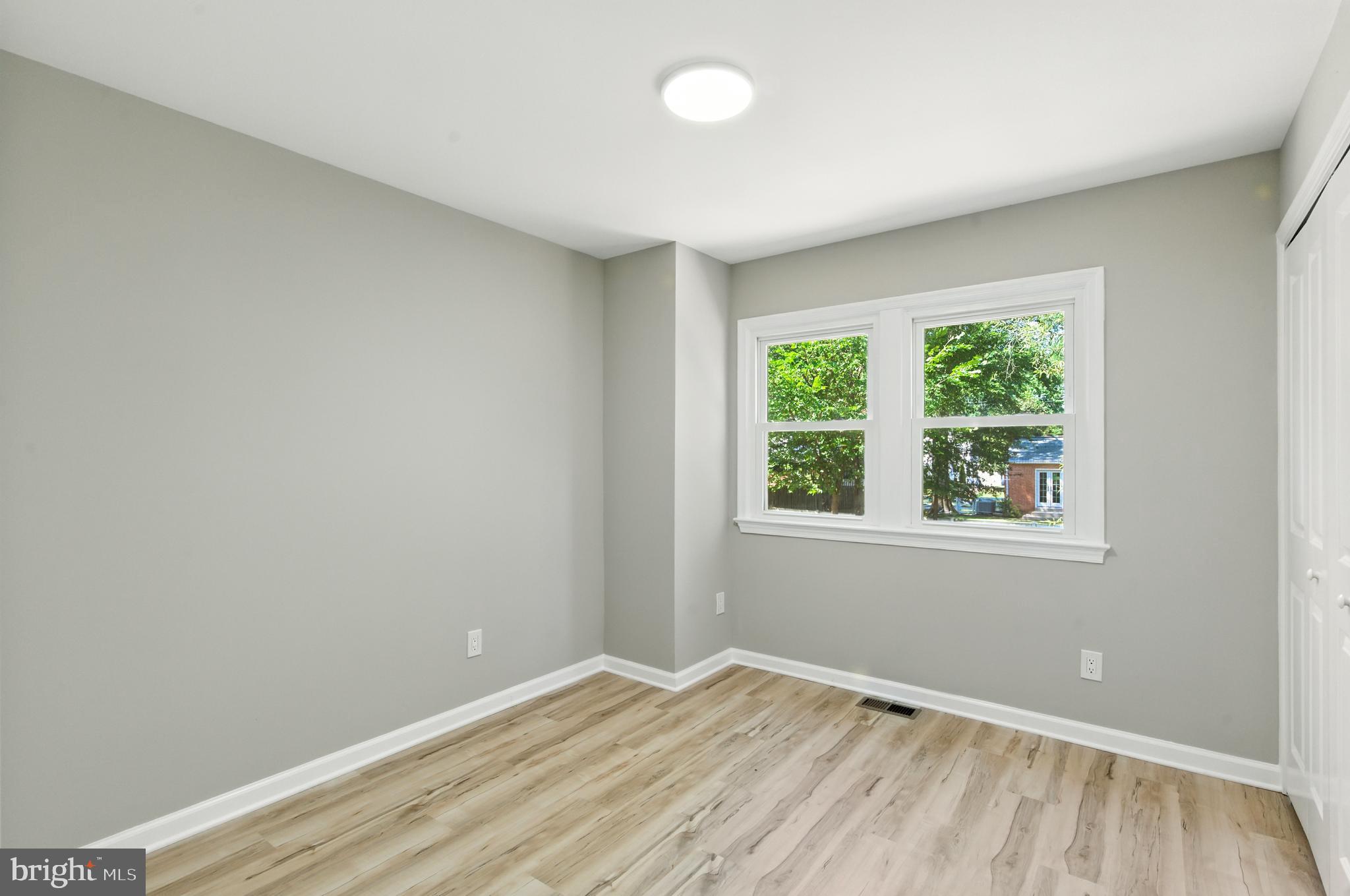 Real estate listing preview #11