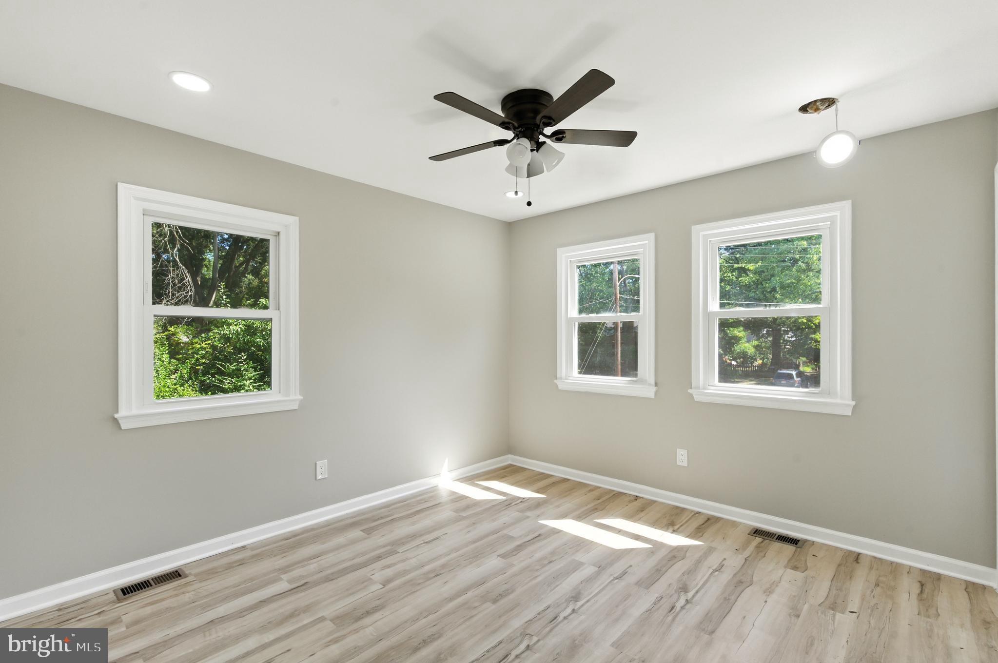 Real estate listing preview #18