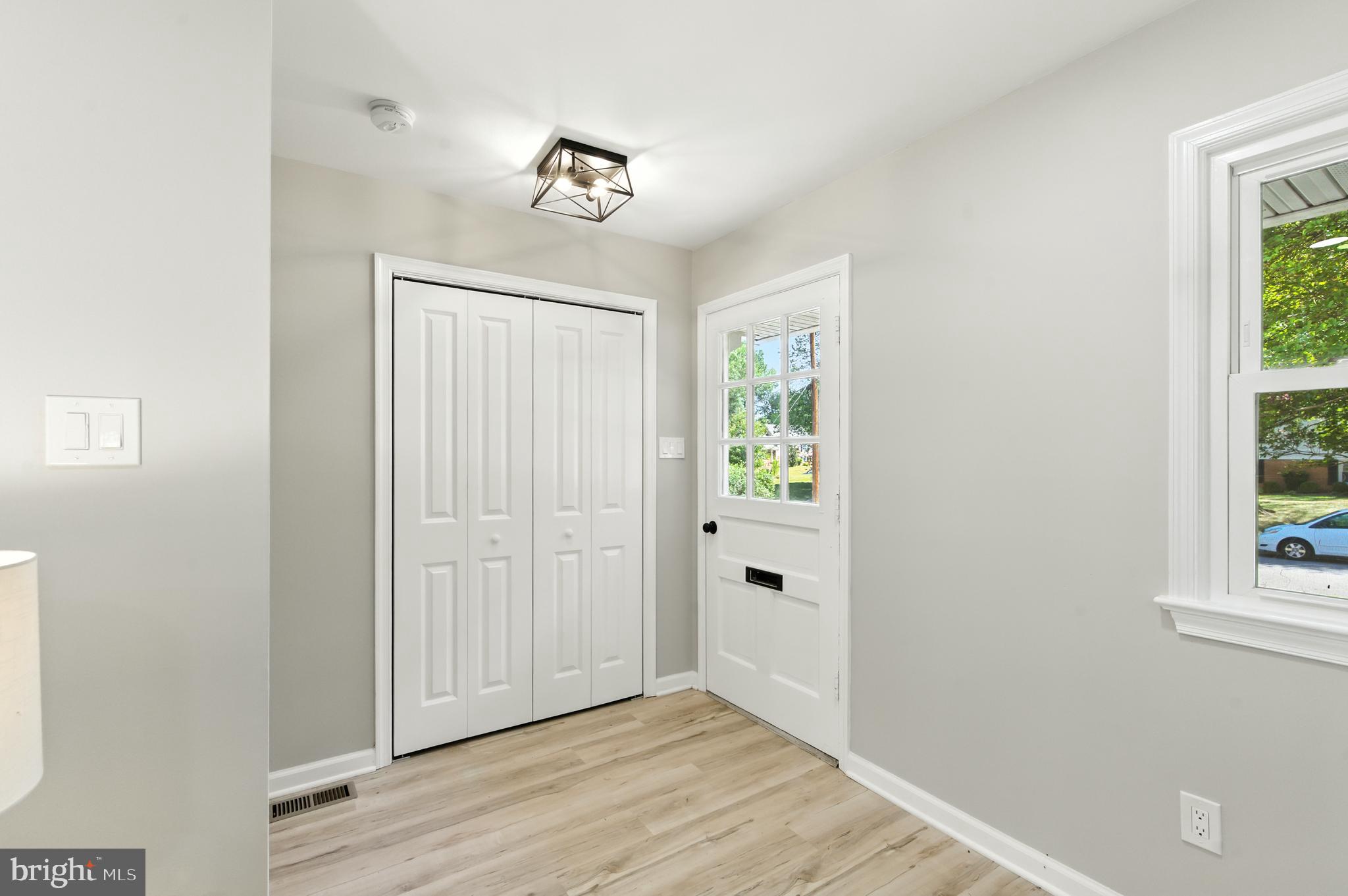 Real estate listing preview #9